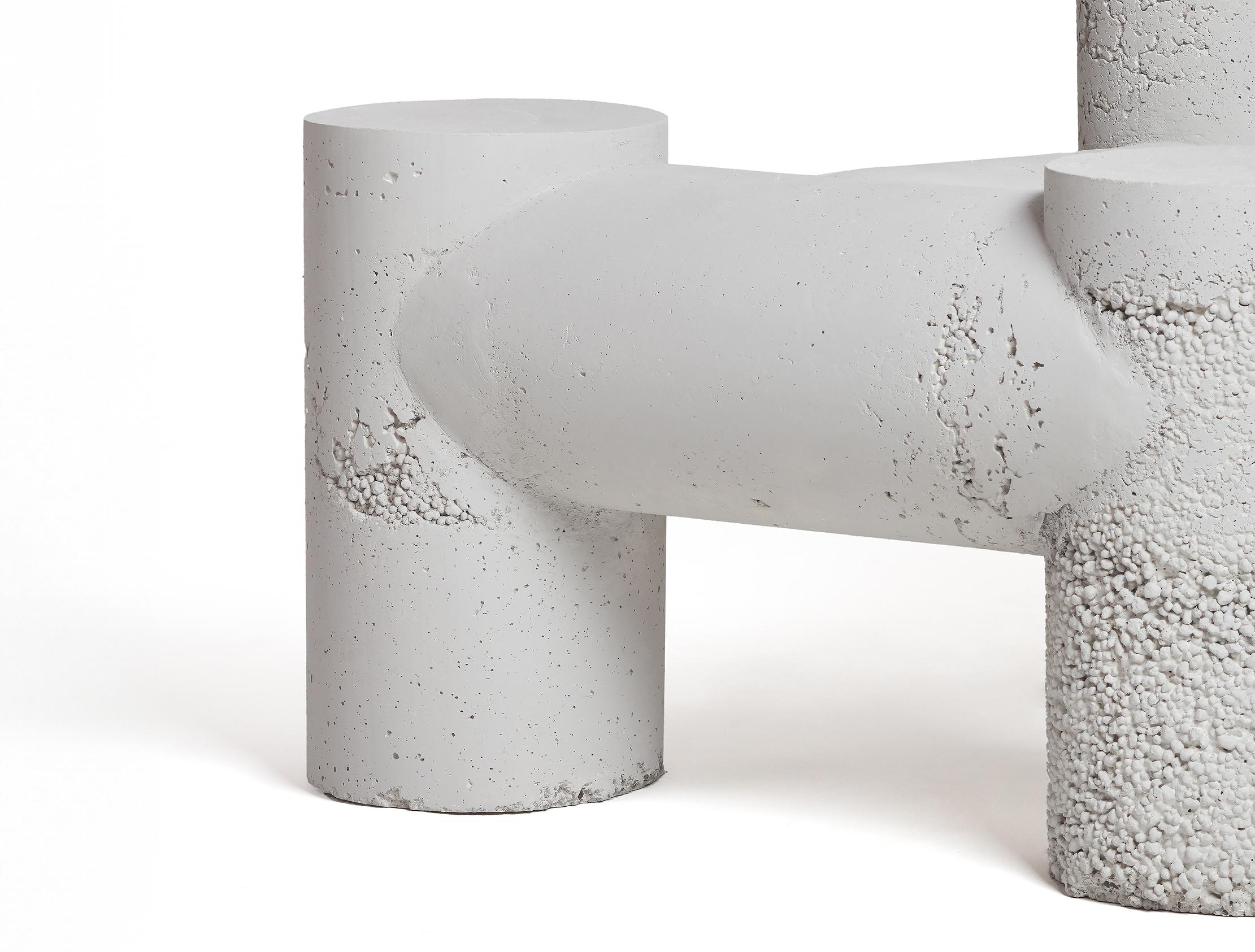 Aparentment 'Breakwave_2' Chair – White Concrete Limited Edition, Handcrafted For Sale 1