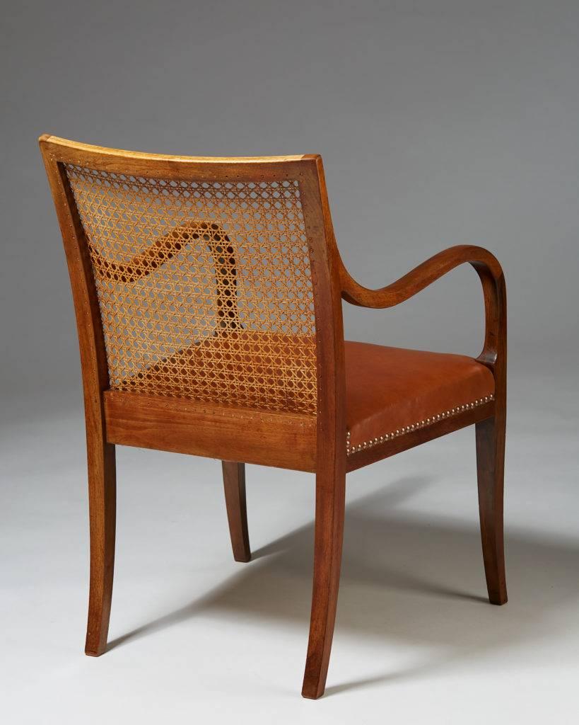Chair Designed by Frits Henningsen, Denmark, 1940s In Excellent Condition In Stockholm, SE