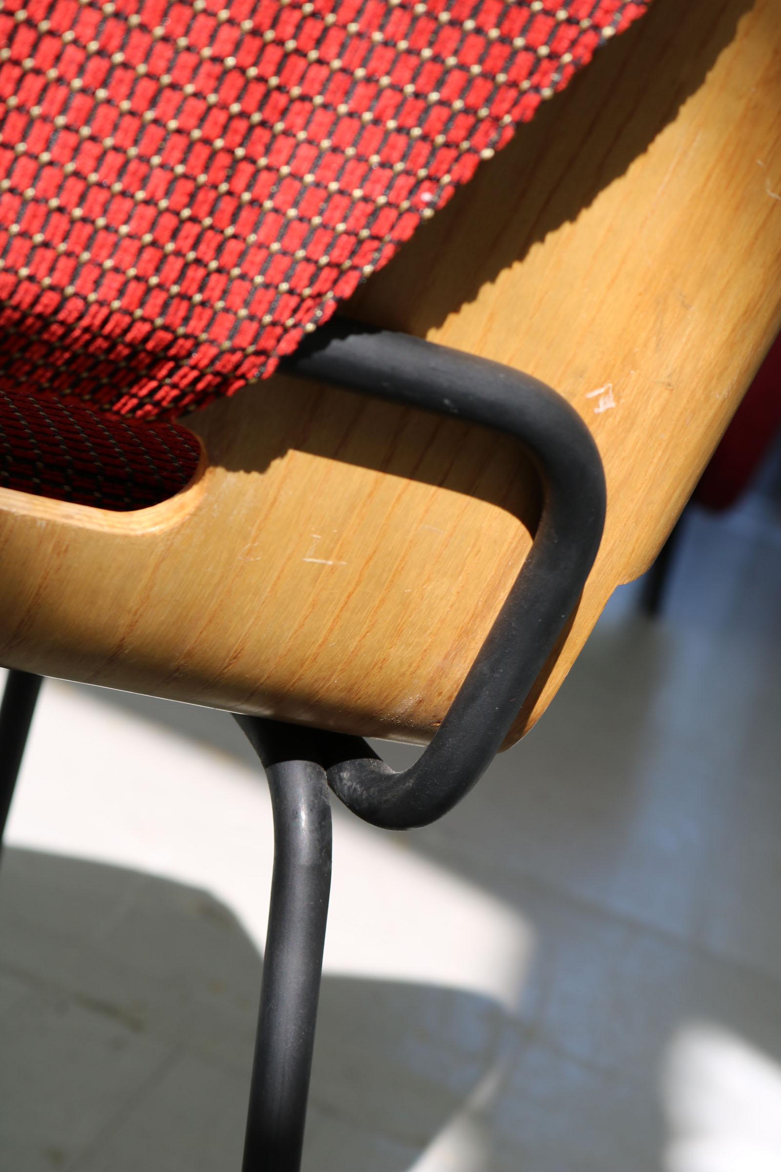  Von Giancarlo De Carlo entworfen und 1954 von Arflex hergestellter Stuhl. im Angebot 10