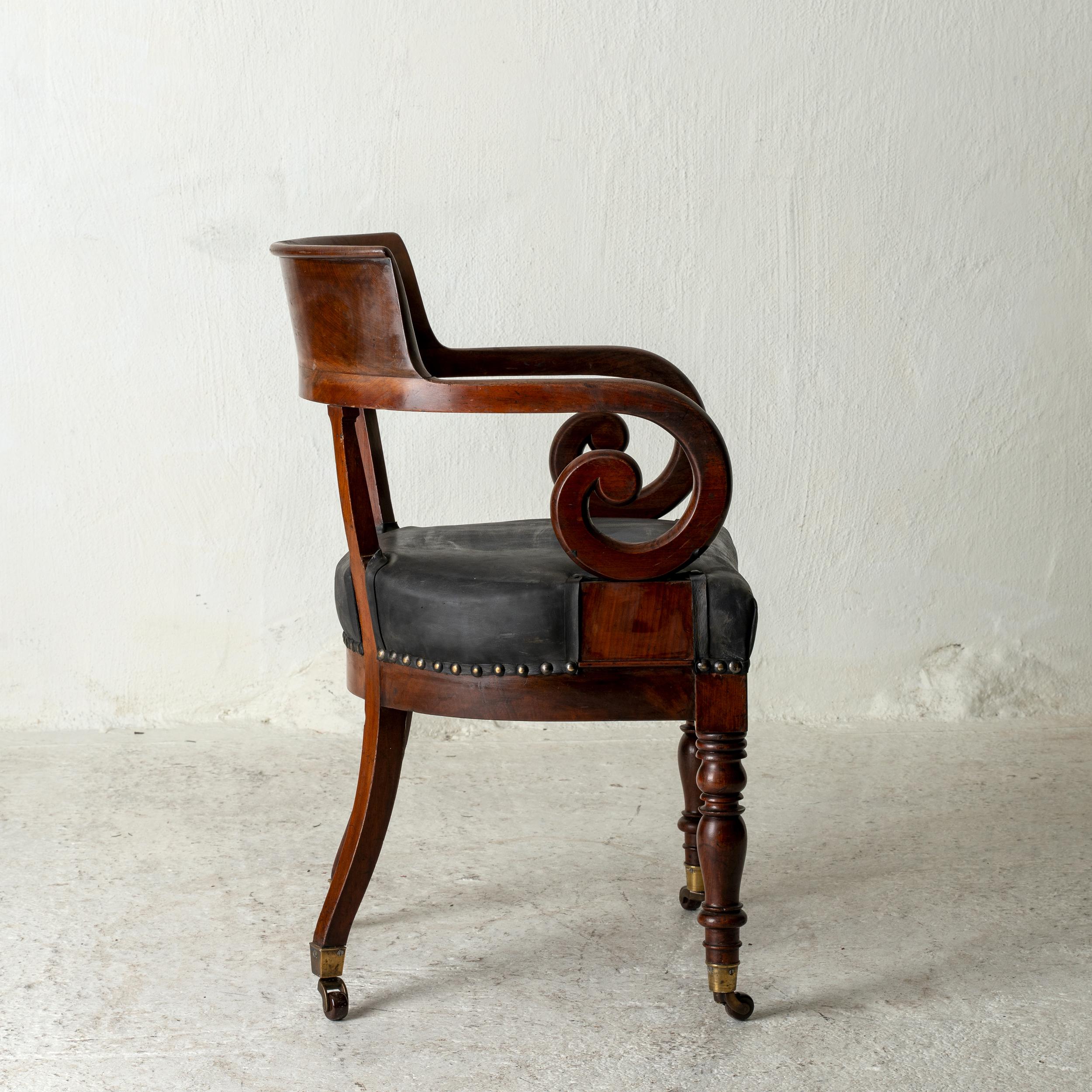 XIXe siècle Chaise Bureau Suédois Acajou Brown Suède en vente