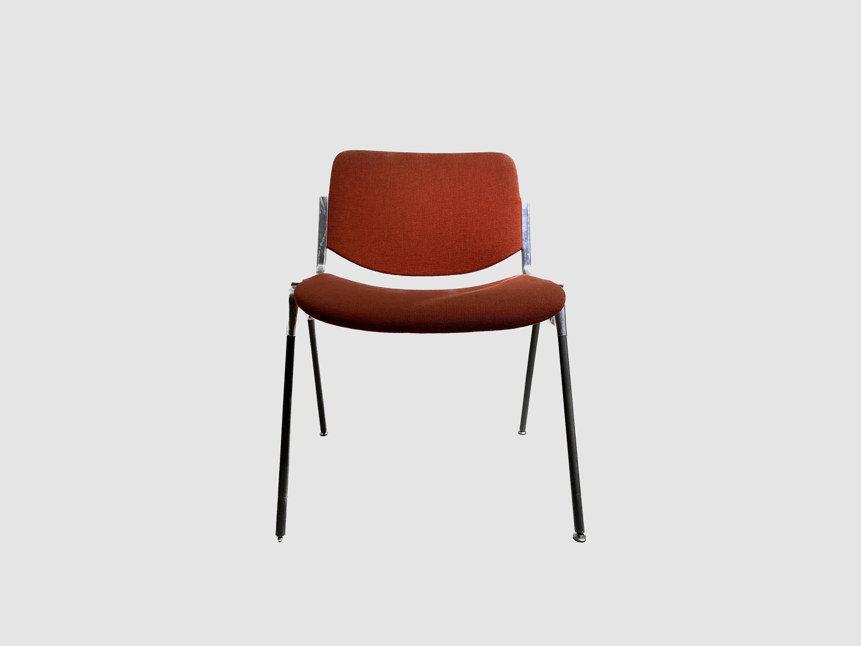 Chair DSC 106, Red , by Giancarlo Piretti for Anonima Castelli In Good Condition For Sale In Beirut, LB