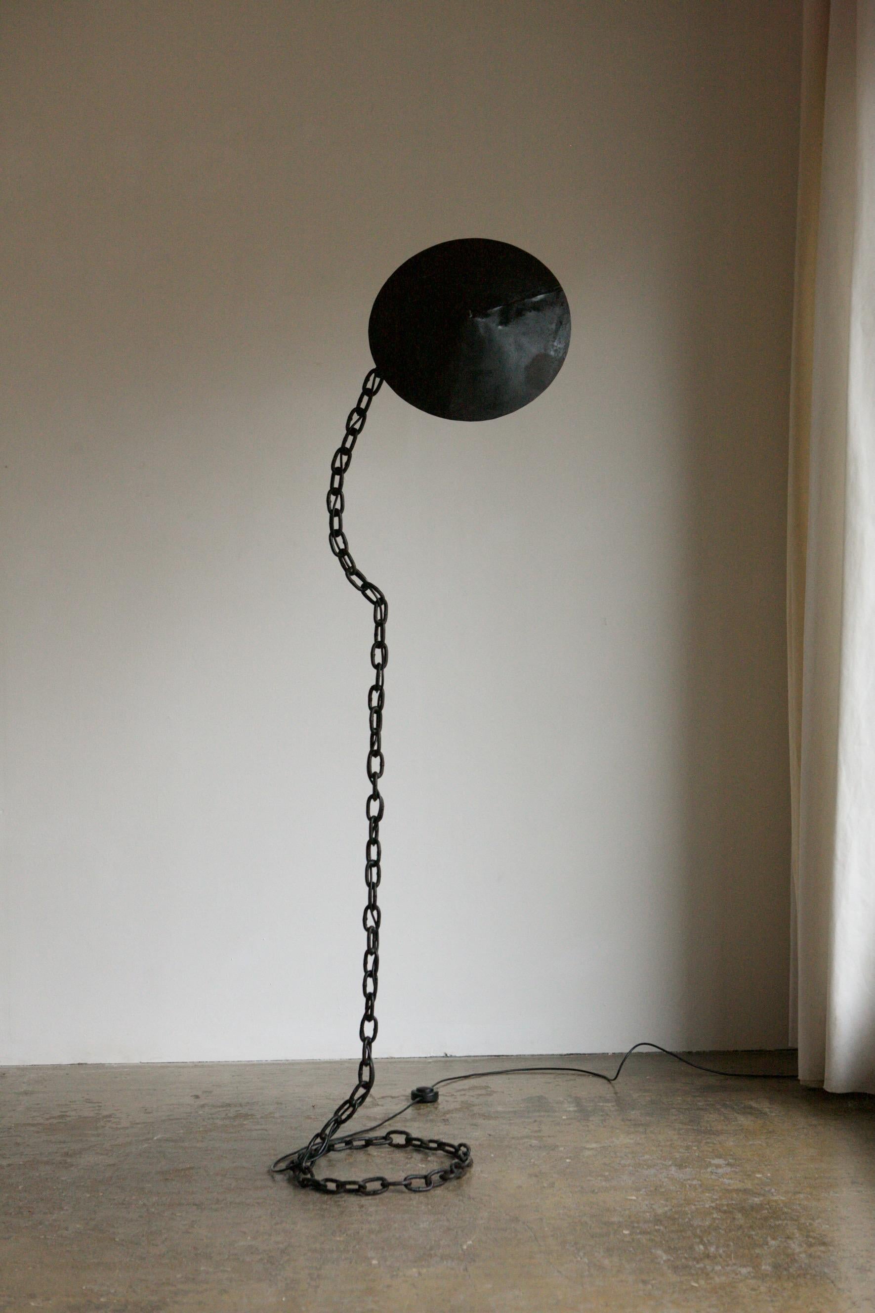 Stuhl Stehlampe (Postmoderne) im Angebot