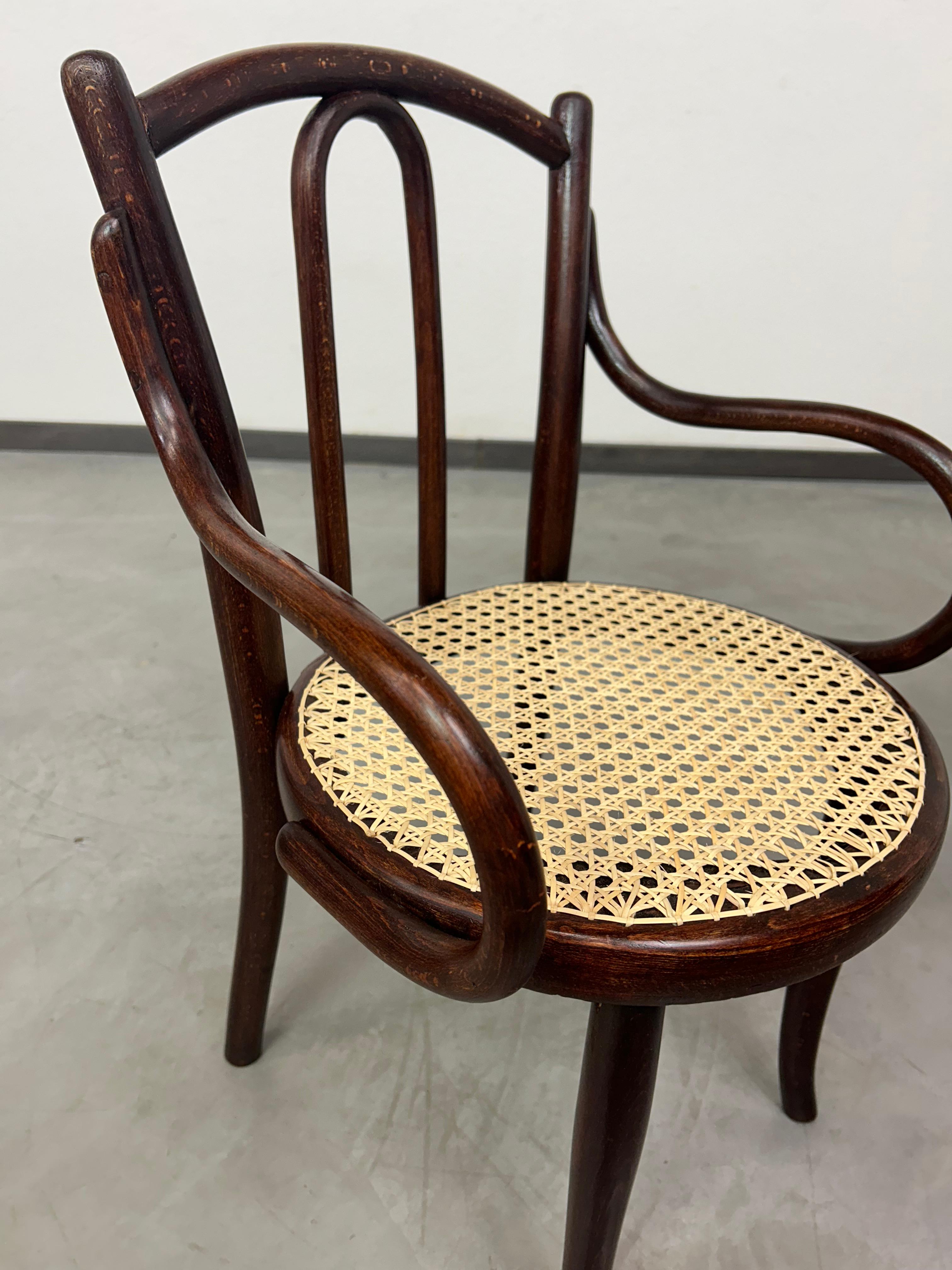 Chair for children by Thonet In Good Condition For Sale In Banská Štiavnica, SK