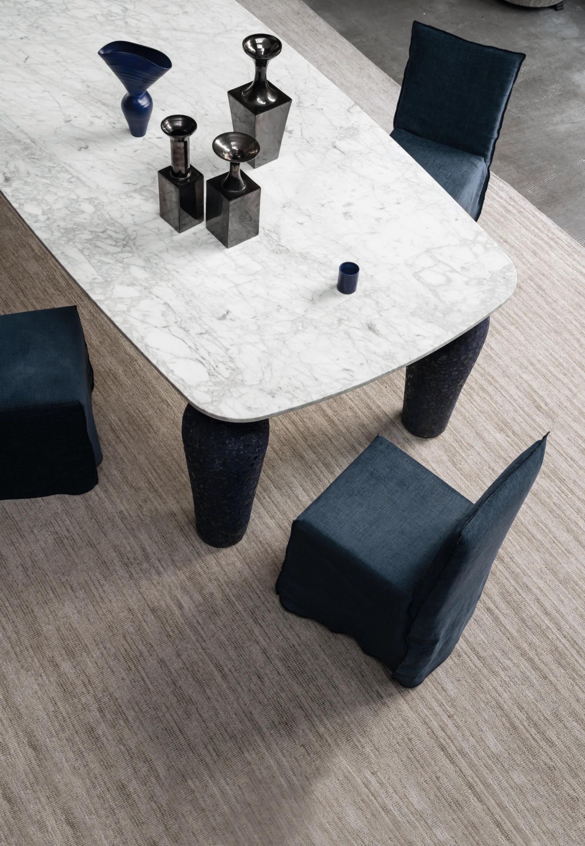 Gervasoni Ghost 23 - Chair
Design: Paola Navone

Ghost 23 is a comfortable and elegant chair from the Ghost collection. Its structure is padded with polyurethane foam for lasting support, while the removable cover in Artist Munch fabric (Category C)