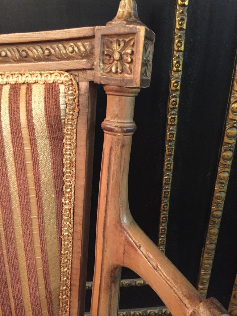  Stuhl aus massivem Buchenholz im antiken Louis-Seize-Stil, handgeschnitzt (Louis XV.) im Angebot