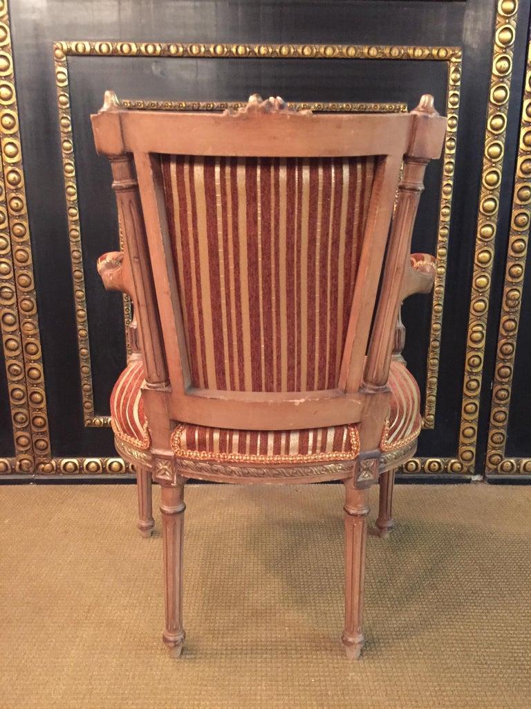  Stuhl aus massivem Buchenholz im antiken Louis-Seize-Stil, handgeschnitzt im Zustand „Gut“ im Angebot in Berlin, DE