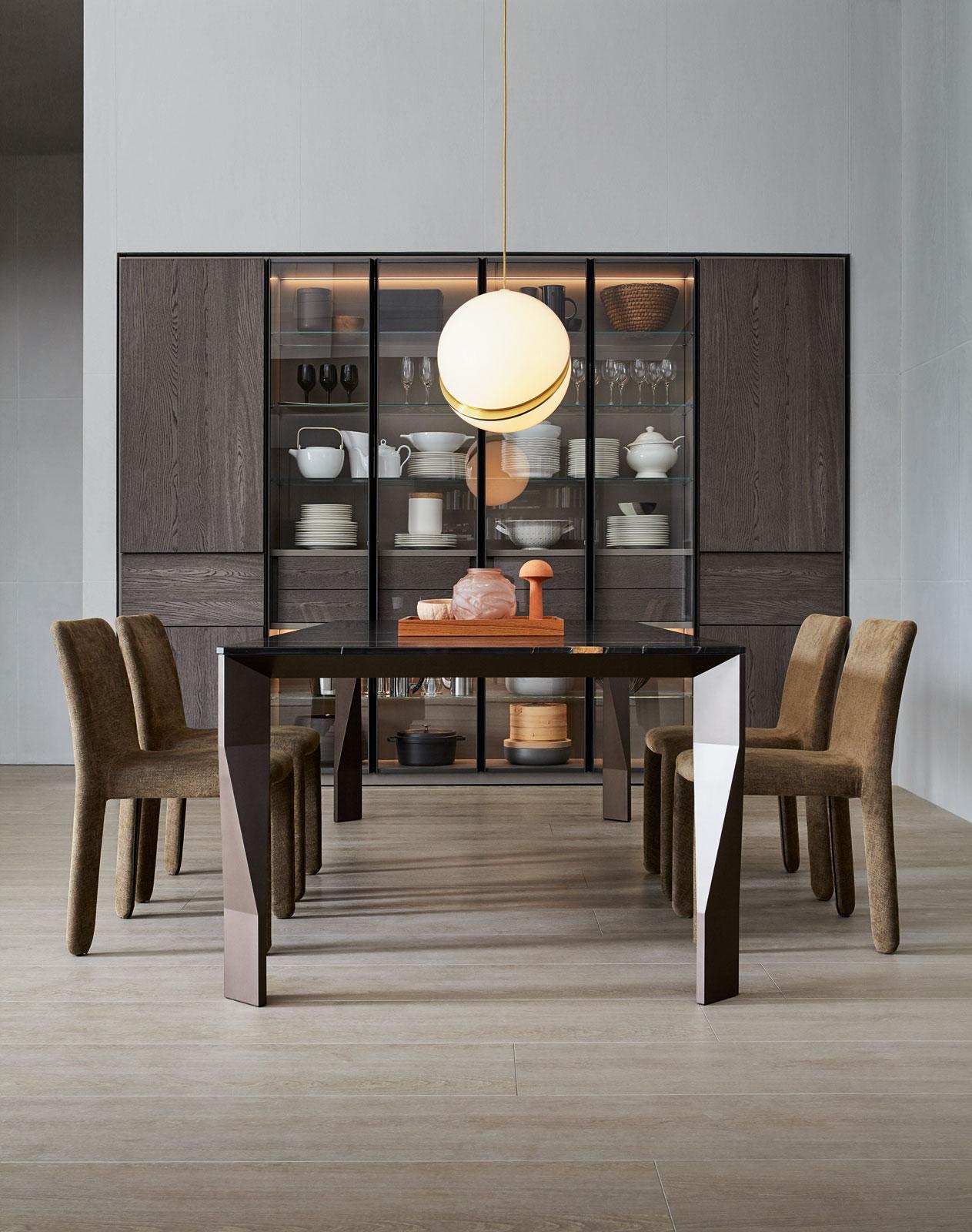 Chair in Linen, Molteni&C by Patricia Urquiola, GSD1 Glove UP Made in Italy In New Condition For Sale In New York, NY
