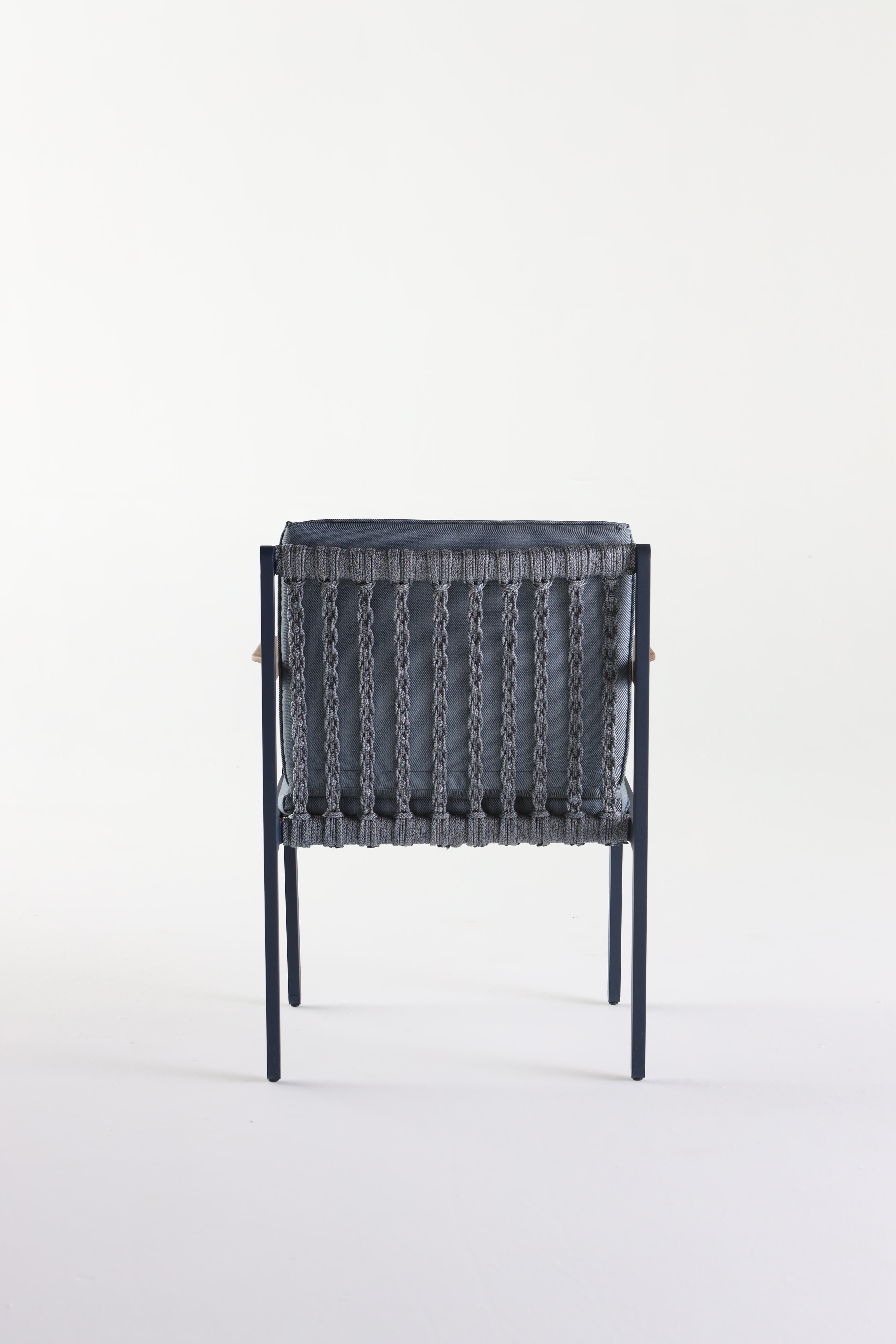 Stuhl aus Metall, nautischem Seil und Textilien für den Außenbereich oder den Innenbereich (Moderne) im Angebot