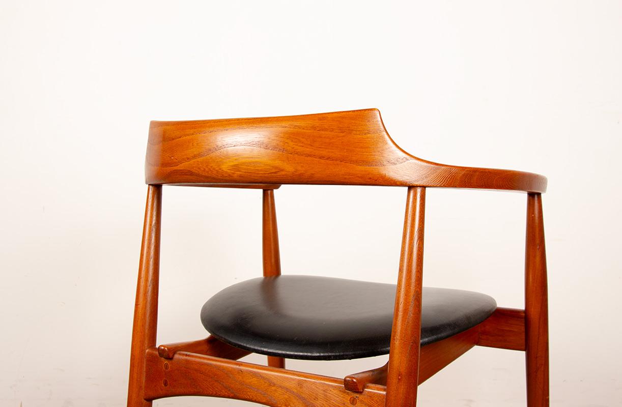 Chaise en orme massif et en skaï, première édition, modèle ST 750 Arne Wahl Iversen 1959. en vente 4