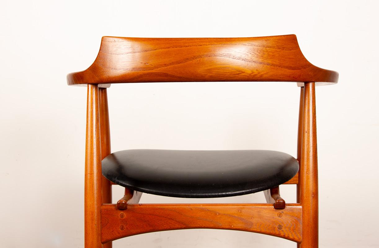 Chaise en orme massif et en skaï, première édition, modèle ST 750 Arne Wahl Iversen 1959. en vente 5