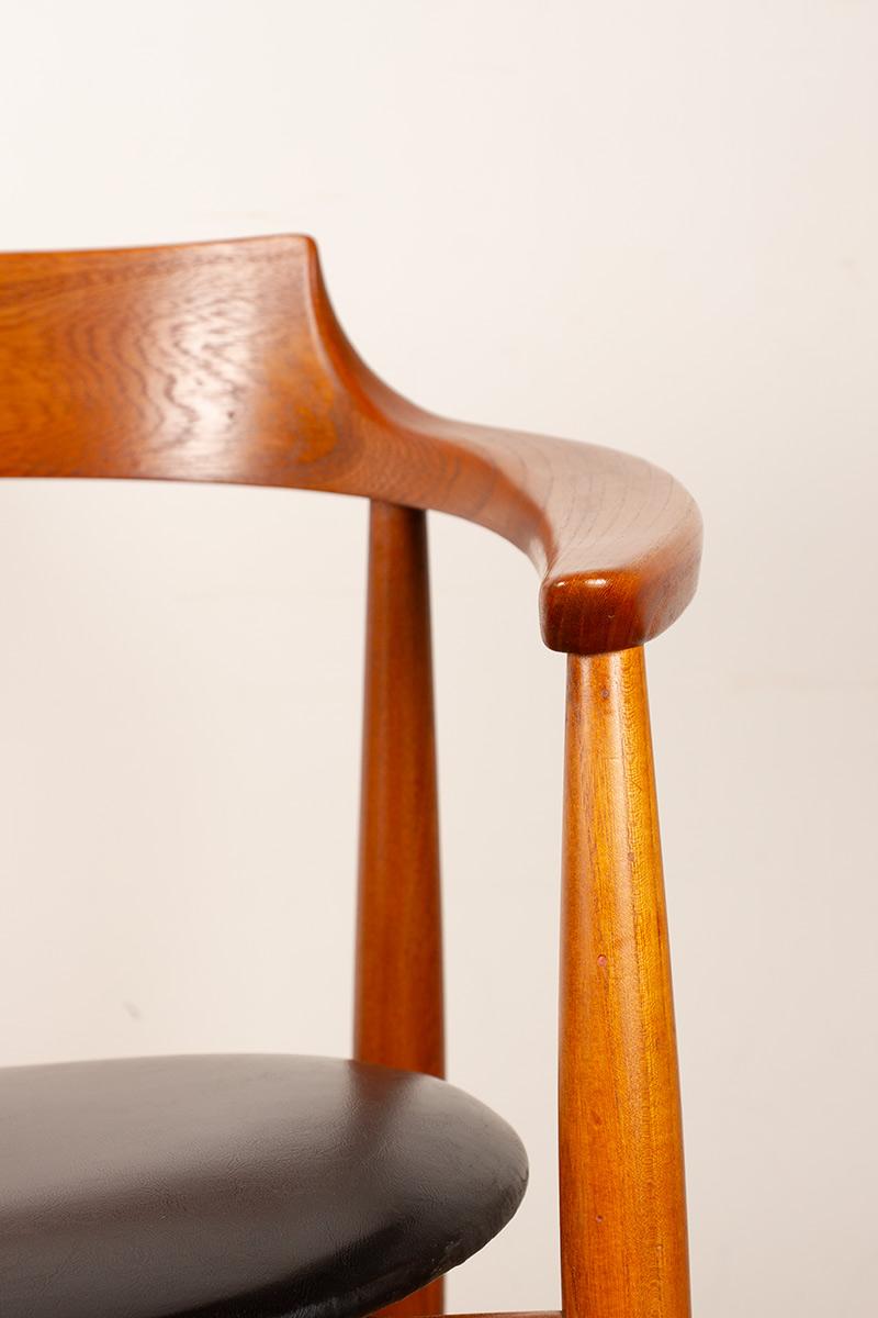 Chaise en orme massif et en skaï, première édition, modèle ST 750 Arne Wahl Iversen 1959. en vente 12