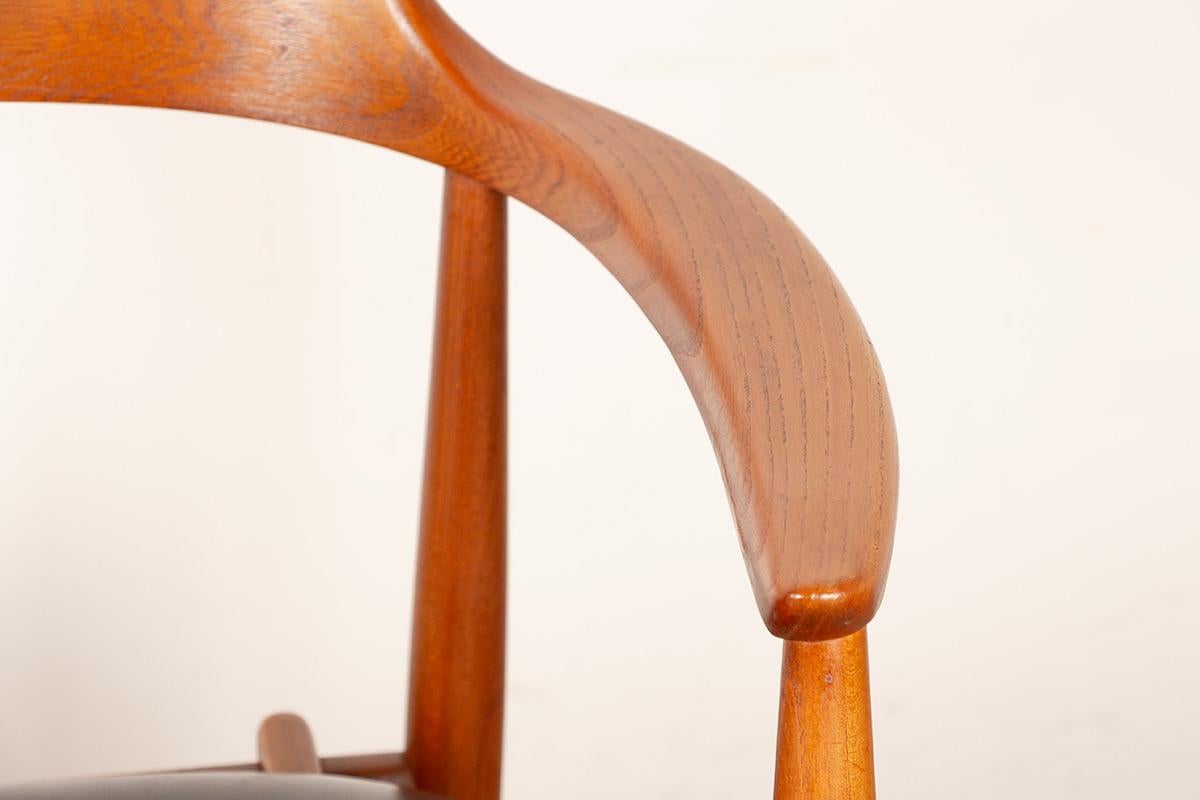 Danois Chaise en orme massif et en skaï, première édition, modèle ST 750 Arne Wahl Iversen 1959. en vente