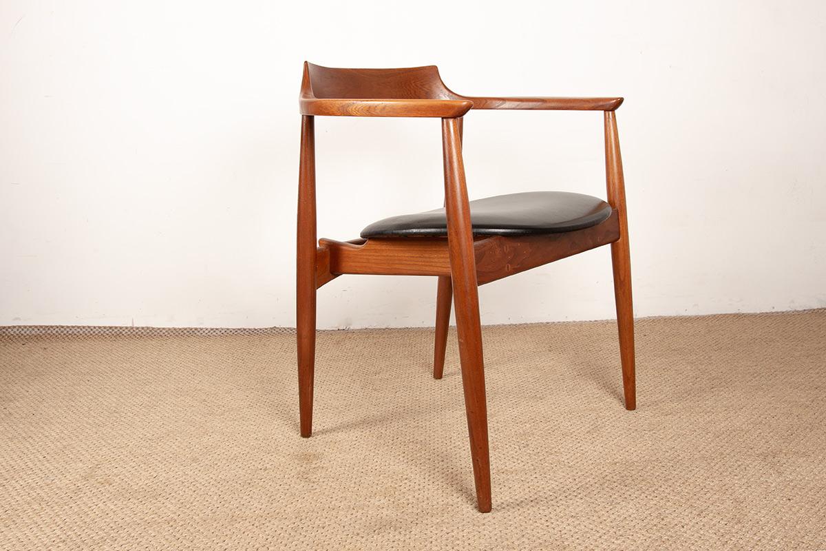 Imitation cuir Chaise en orme massif et en skaï, première édition, modèle ST 750 Arne Wahl Iversen 1959. en vente