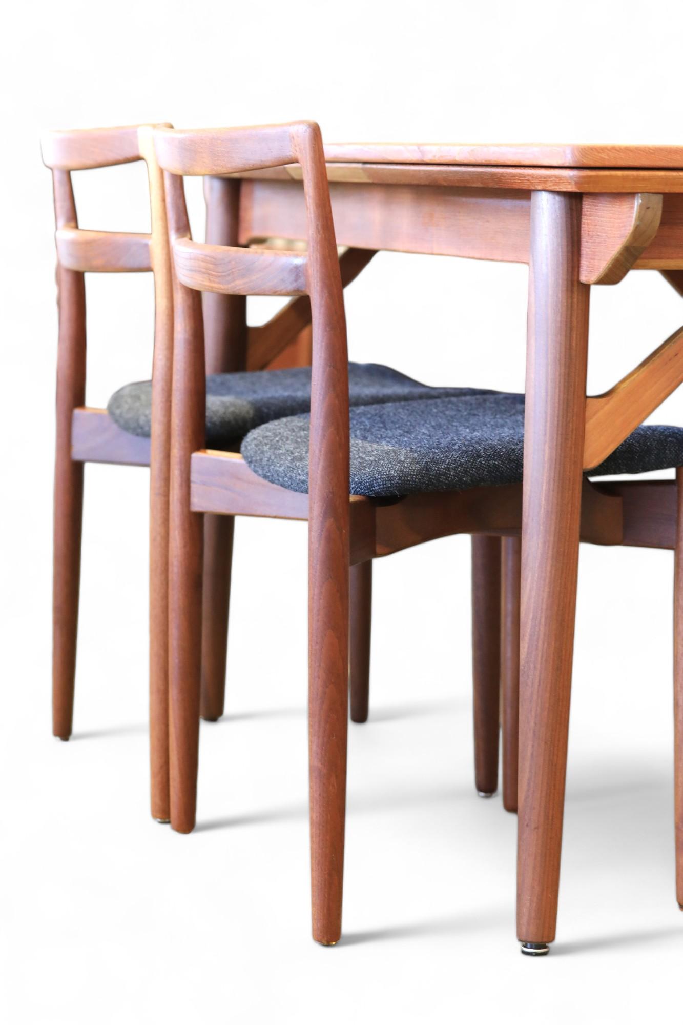 Mid-20th Century Chair in Teak by Harry Østergaard for Randers Møbelfabrik, 1960s, Set of 4 For Sale