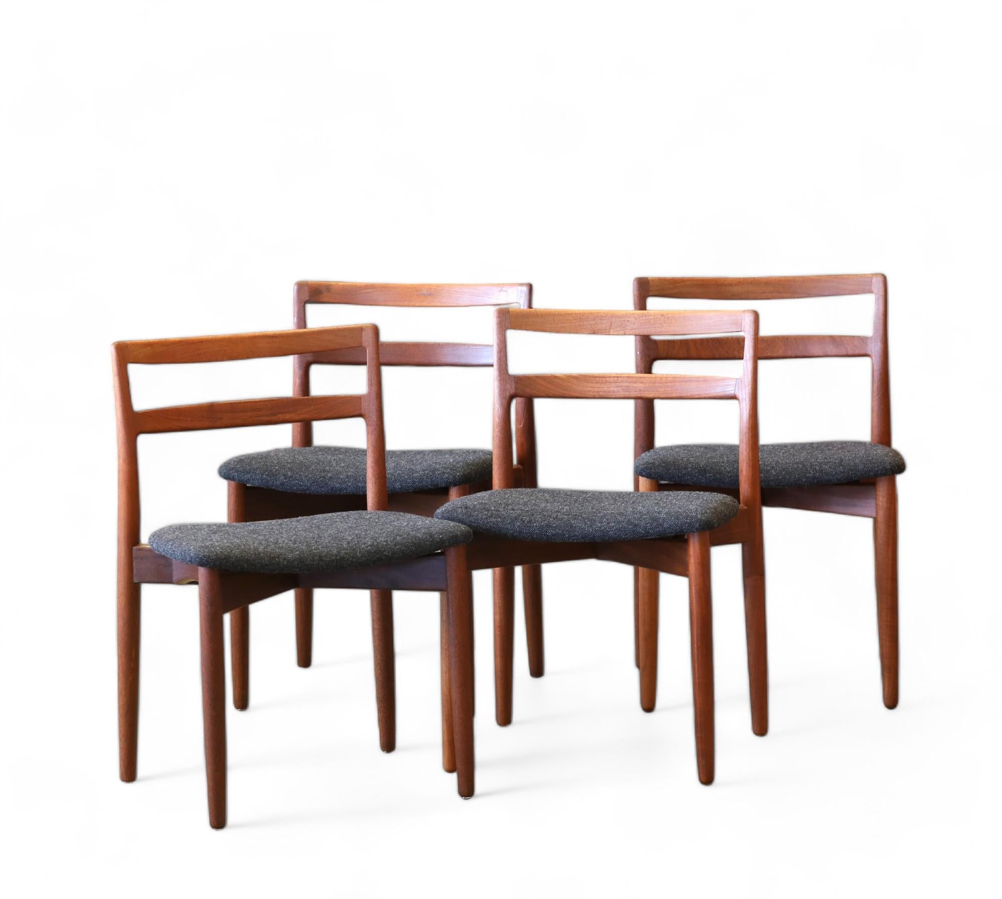 Chair in Teak by Harry Østergaard for Randers Møbelfabrik, 1960s, Set of 4 For Sale 1