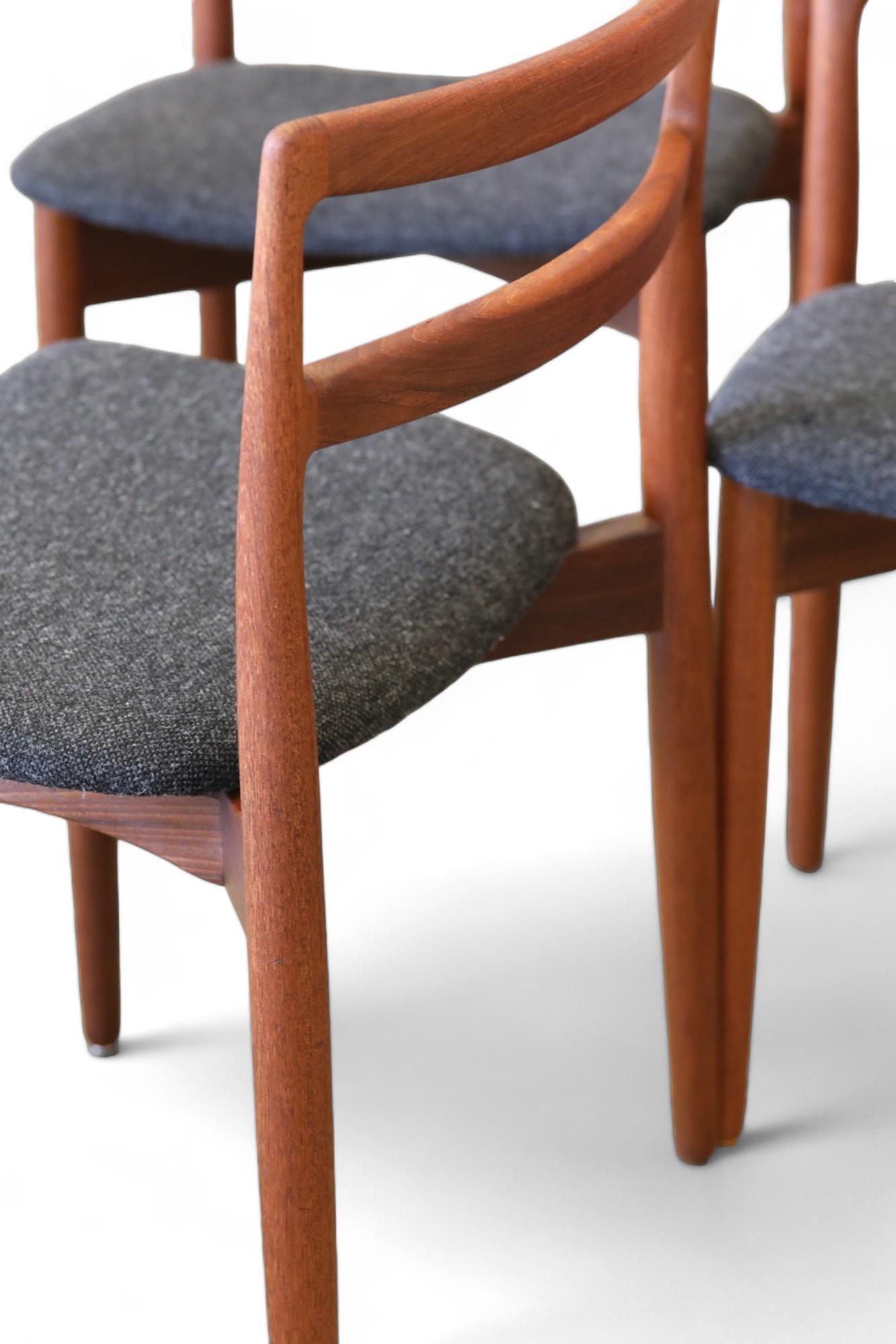 Chair in Teak by Harry Østergaard for Randers Møbelfabrik, 1960s, Set of 4 For Sale 3