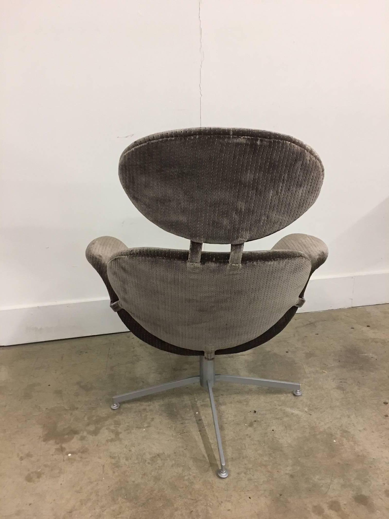 Mid-Century Modern Chair in the Manner of Arne Jacobsen