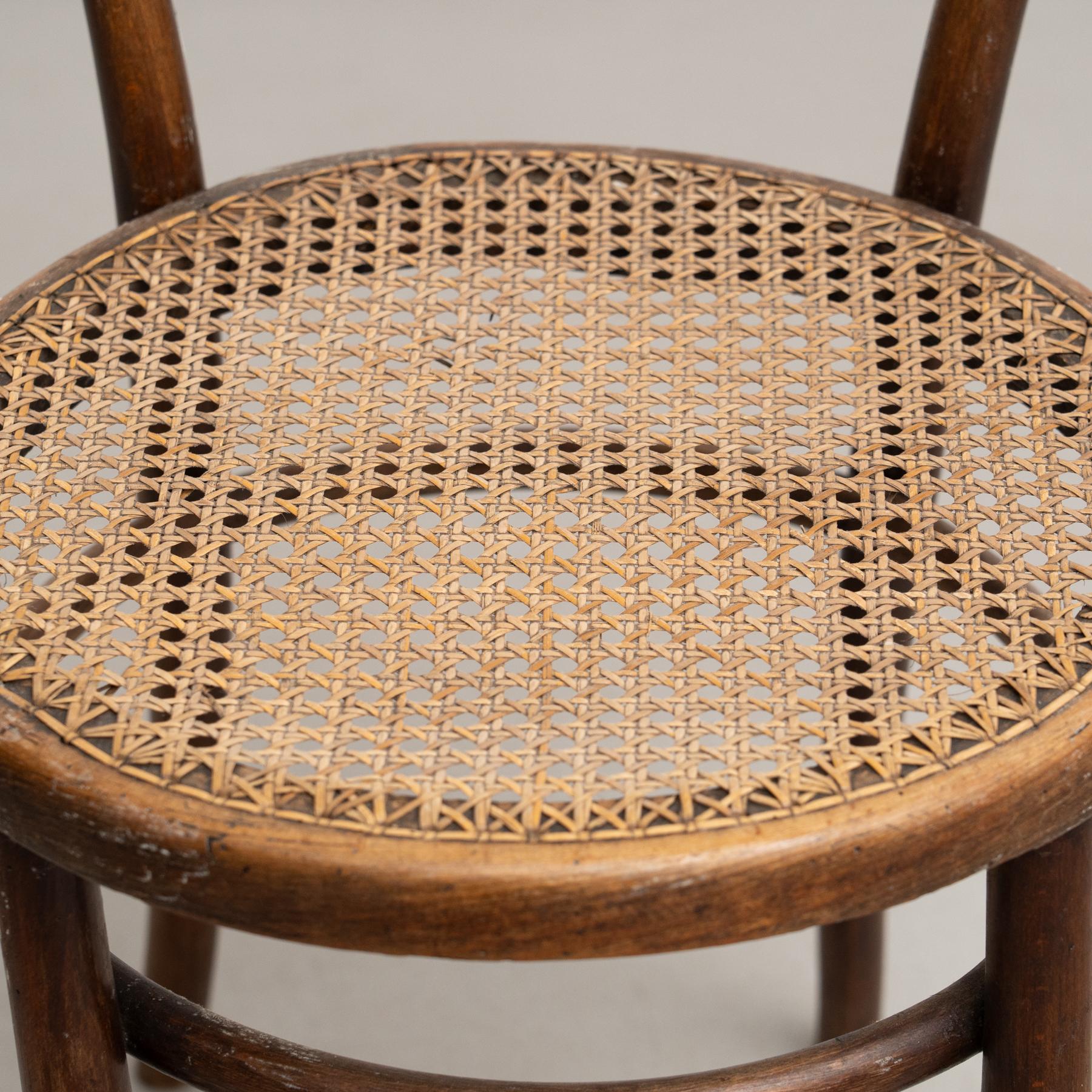 Chaise dans le style de Thonet par un Design/One, circa 1930 en vente 5