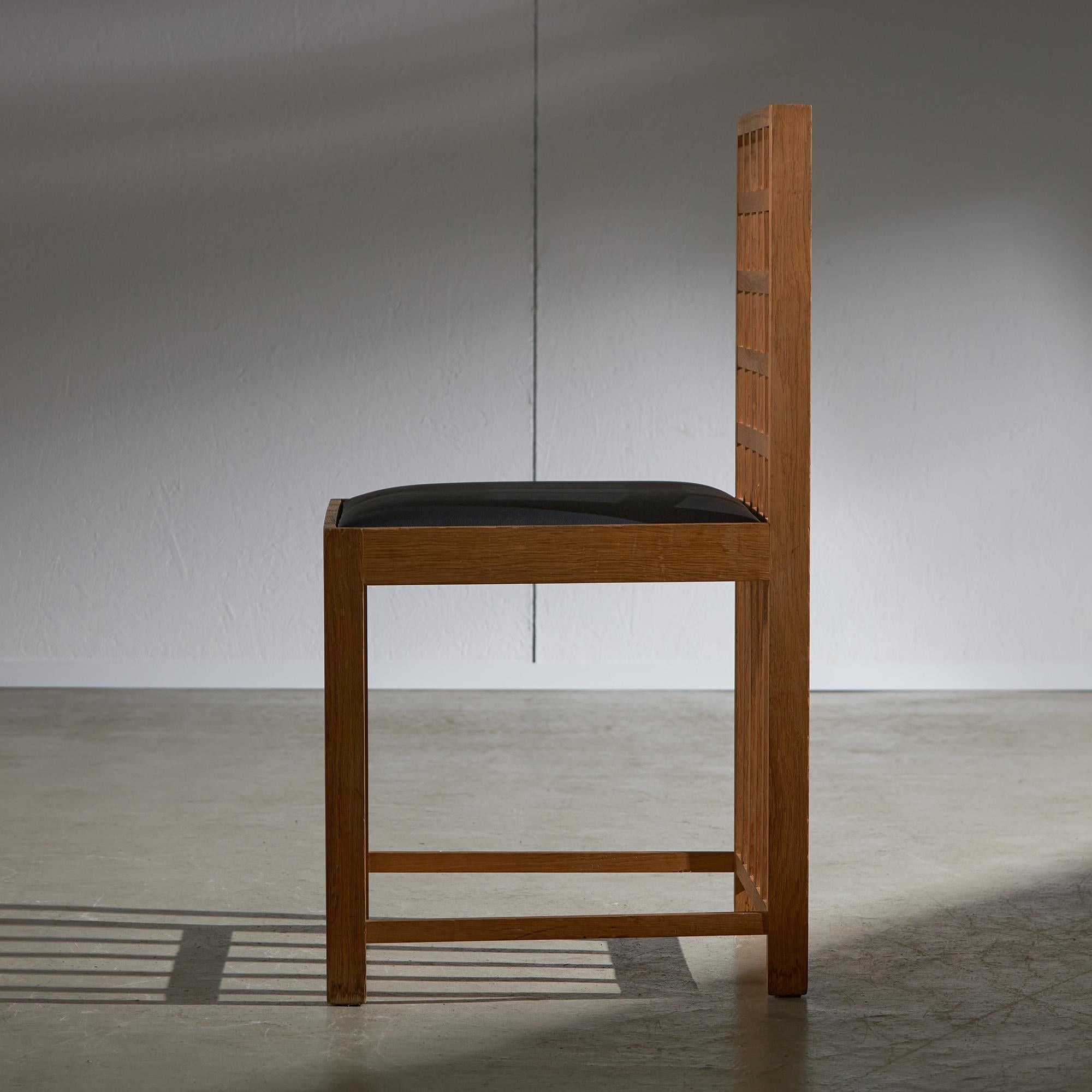 Silla inspirada en Charles Rennie Mackintosh (negra) Húngaro