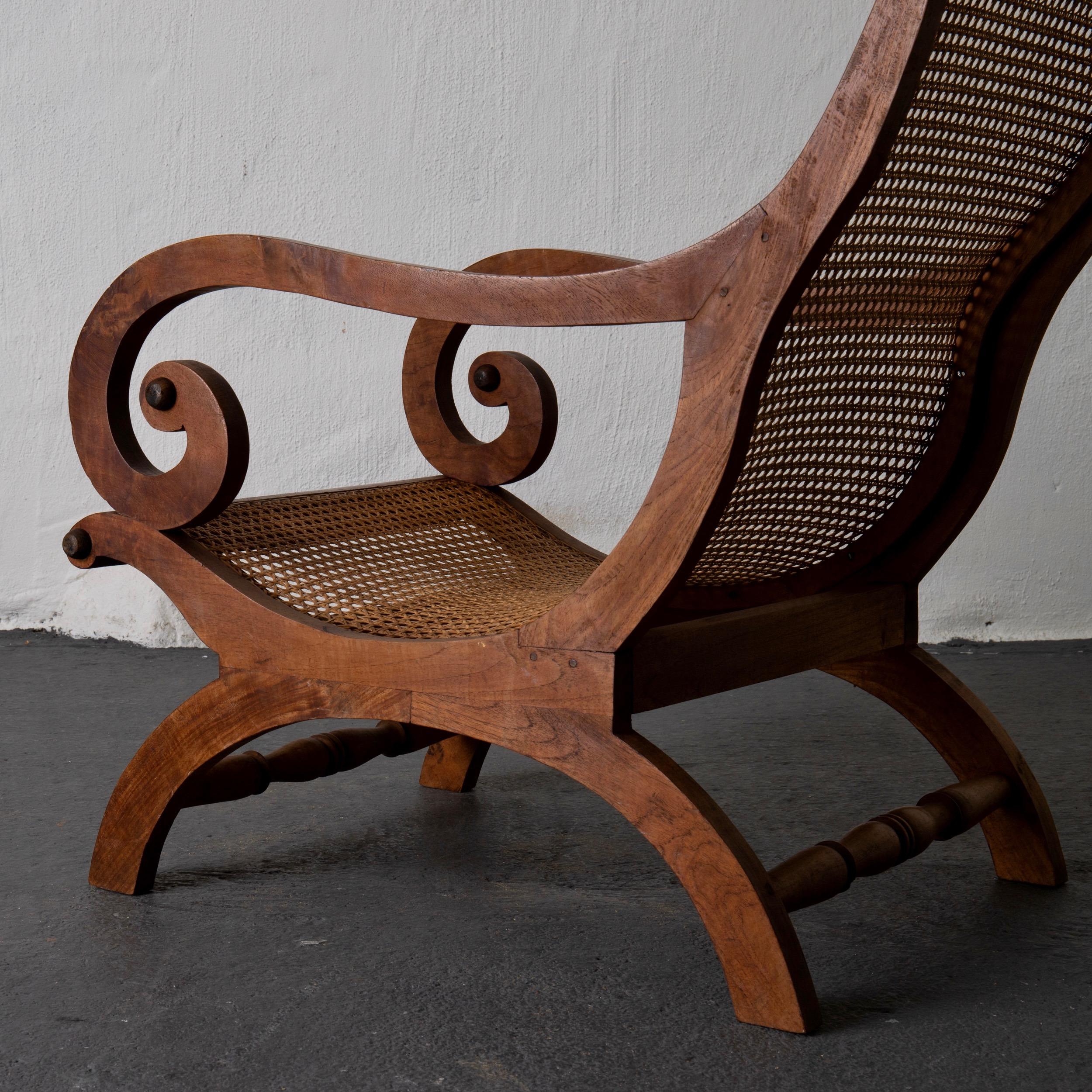 Chaise Lounge suédoise 20ème siècle Bois Rotin:: Suède 1