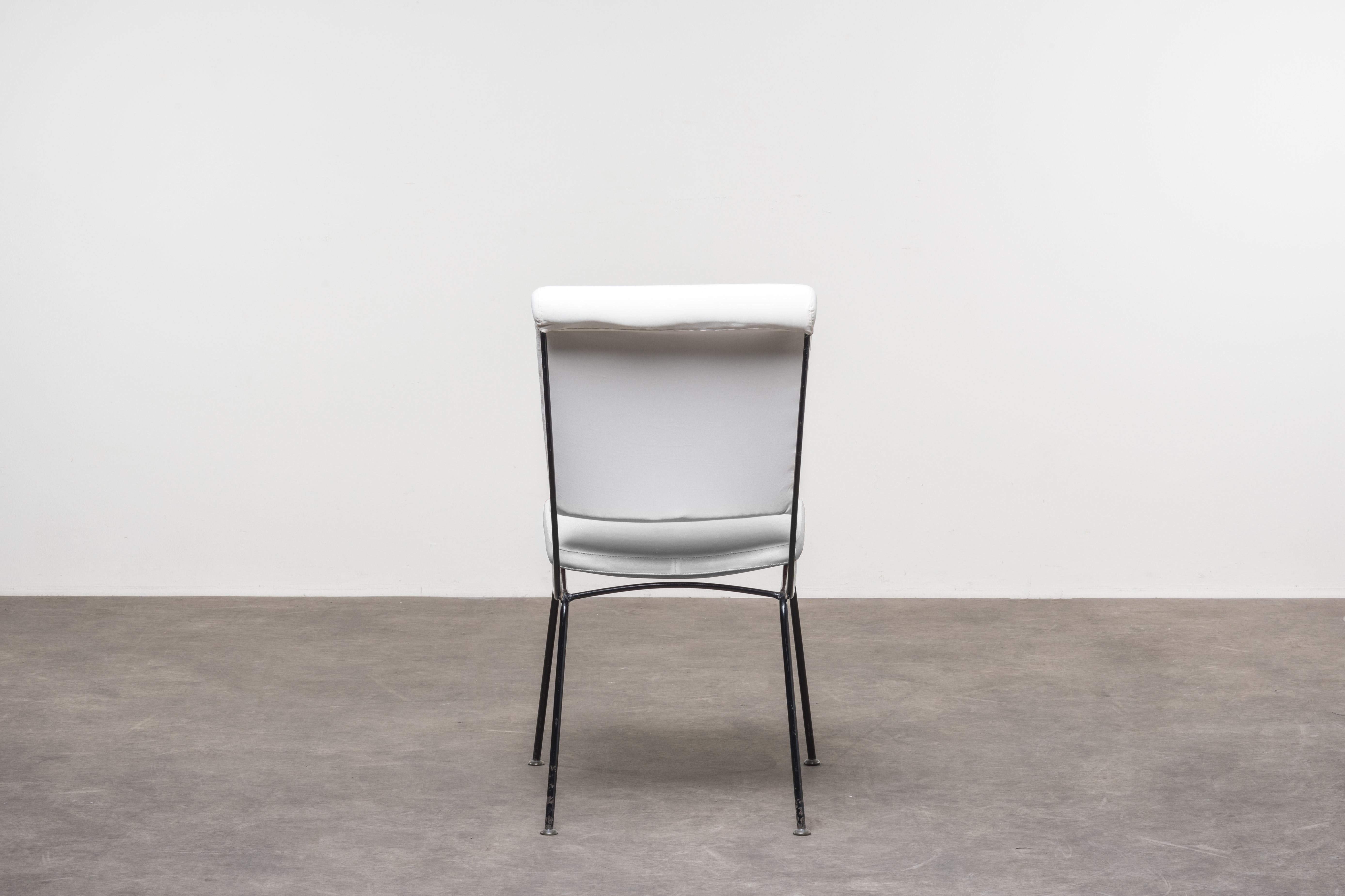 Mid-20th Century Chair Mod. Du 24 White leather  For Sale