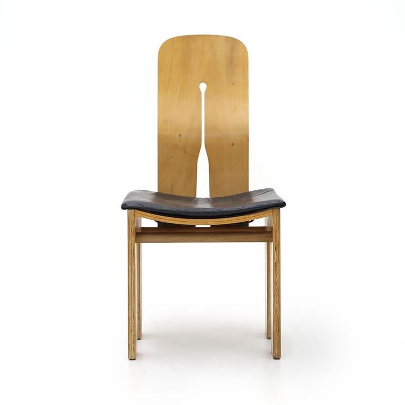Chair model 1934-765 in natural nut by Carlo Scarpa for Bernini In Excellent Condition In Hoegaarden, BE