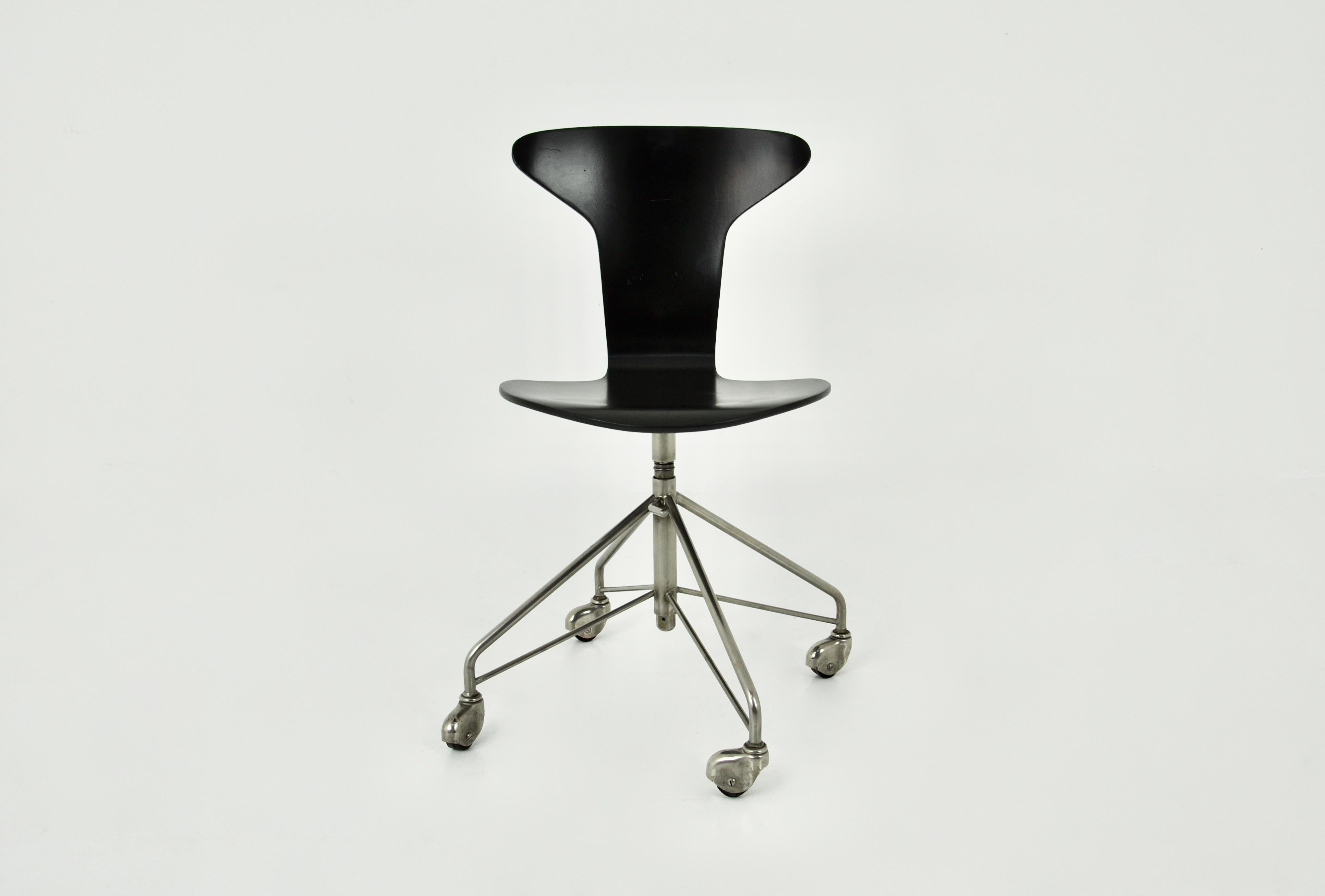 Mid-Century Modern Chair model 3117 by Arne Jacobsen for Fritz Hansen, 1950s For Sale