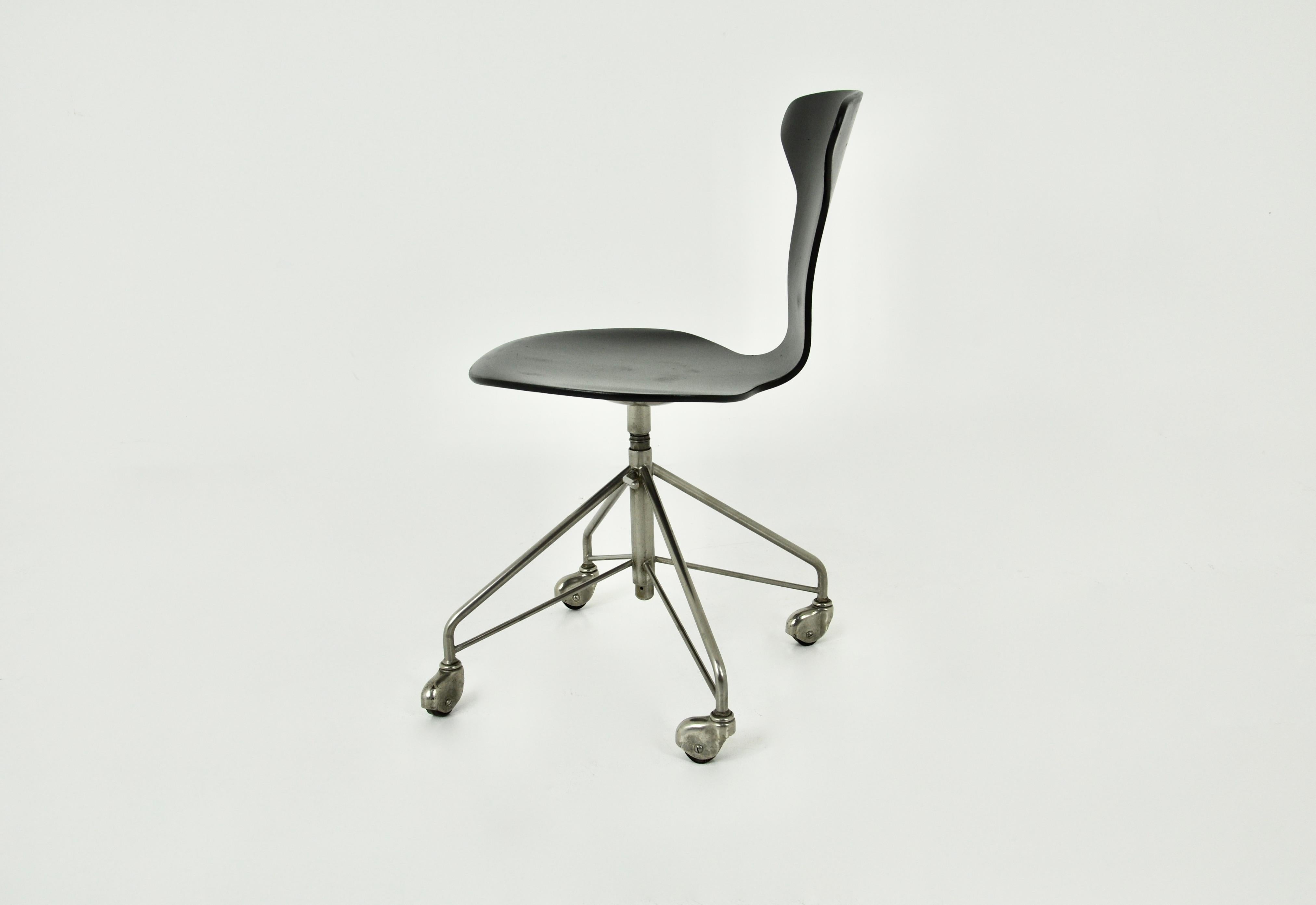 Danish Chair model 3117 by Arne Jacobsen for Fritz Hansen, 1950s For Sale