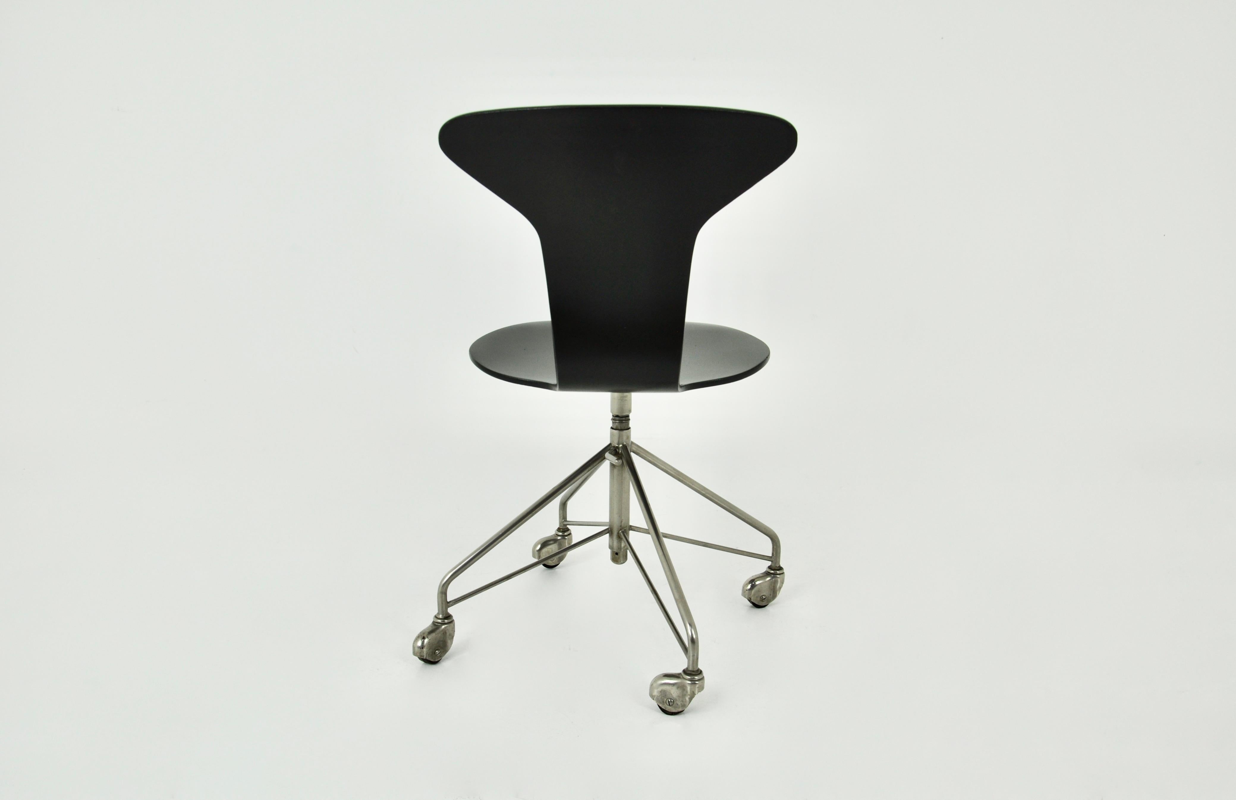 Chair model 3117 by Arne Jacobsen for Fritz Hansen, 1950s In Good Condition For Sale In Lasne, BE