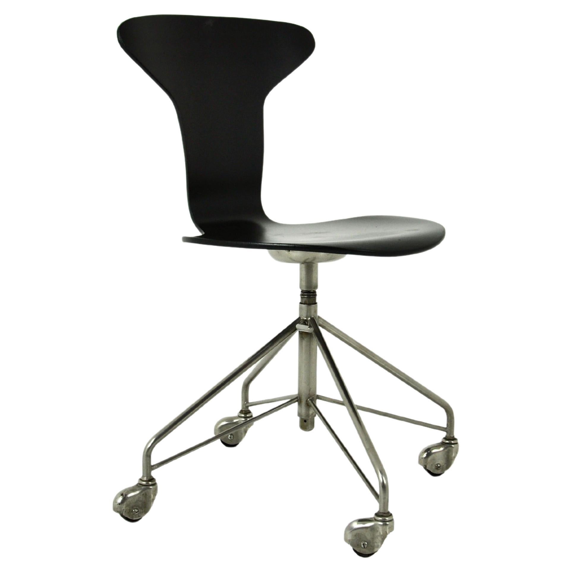 Stuhl Modell 3117 von Arne Jacobsen für Fritz Hansen, 1950er Jahre