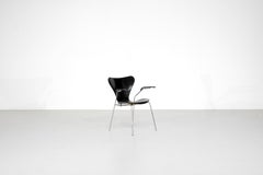 Chair model " 3207 "in wood by Arne Jacobsen for Fritz Hansen, Denmark 1955.