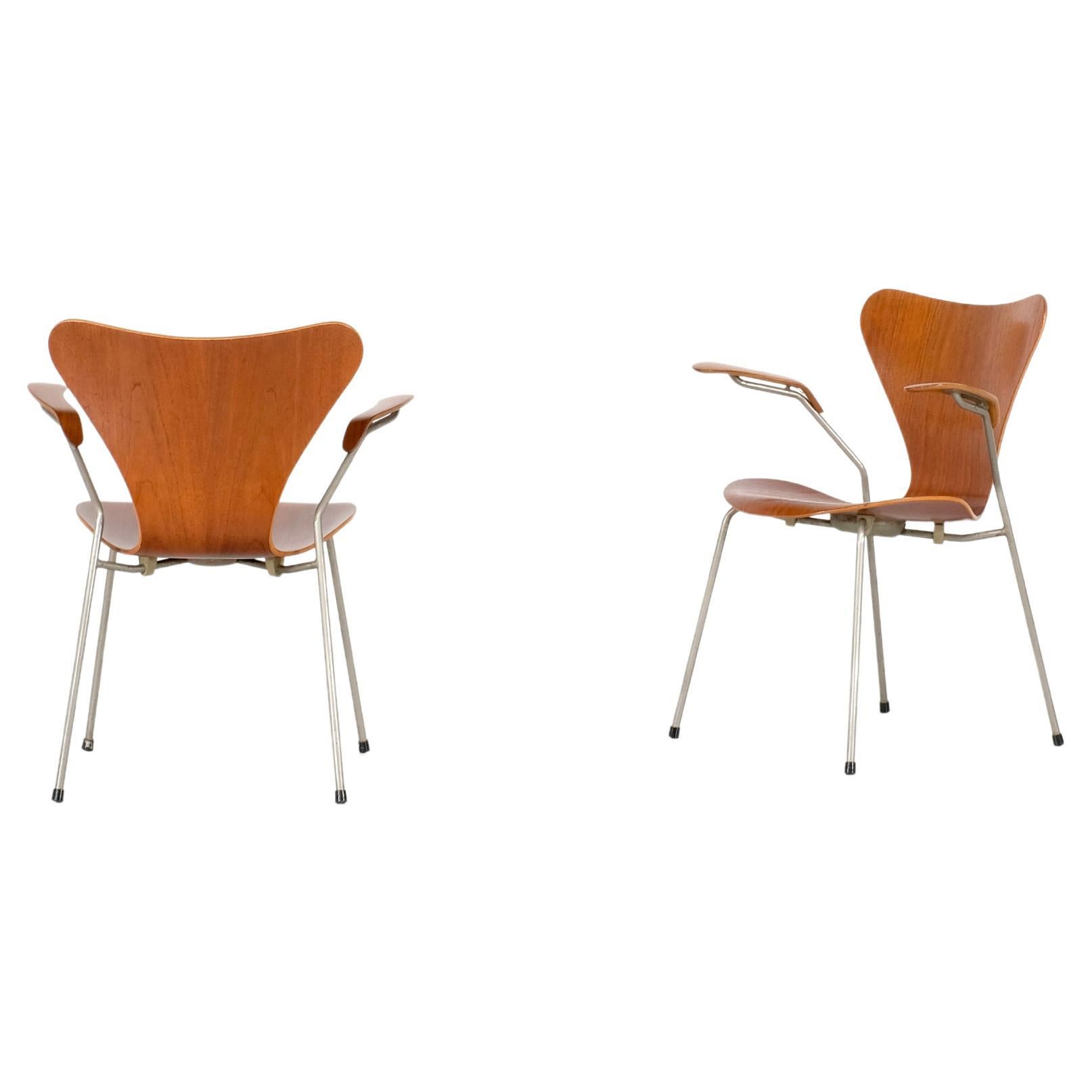 Sedia modello "3207" in legno di Arne Jacobsen per Fritz Hansen, Wood 1955. in vendita