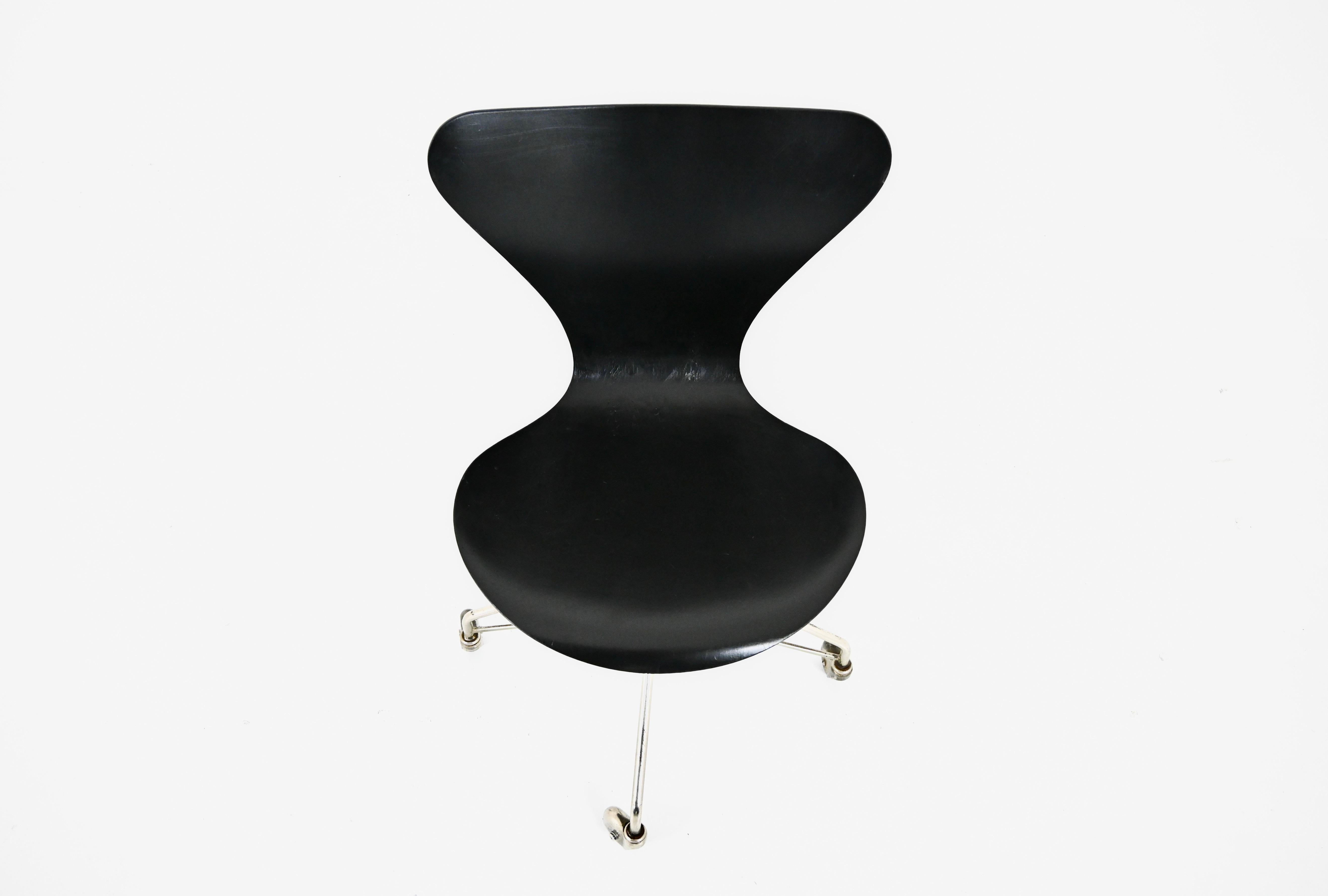Métal Chaise modèle 3217 par Arne Jacobsen pour Fritz Hansen, années 1960 en vente