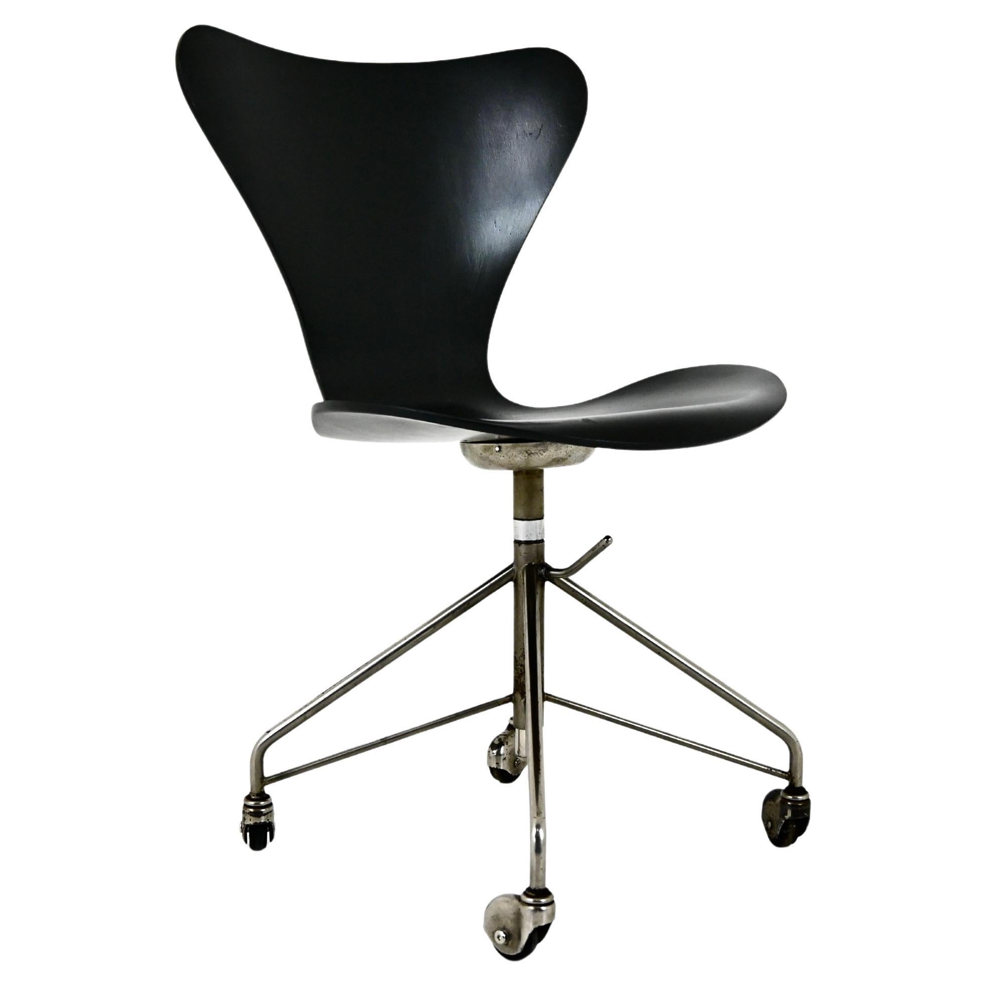 Chaise modèle 3217 par Arne Jacobsen pour Fritz Hansen, années 1960 en vente