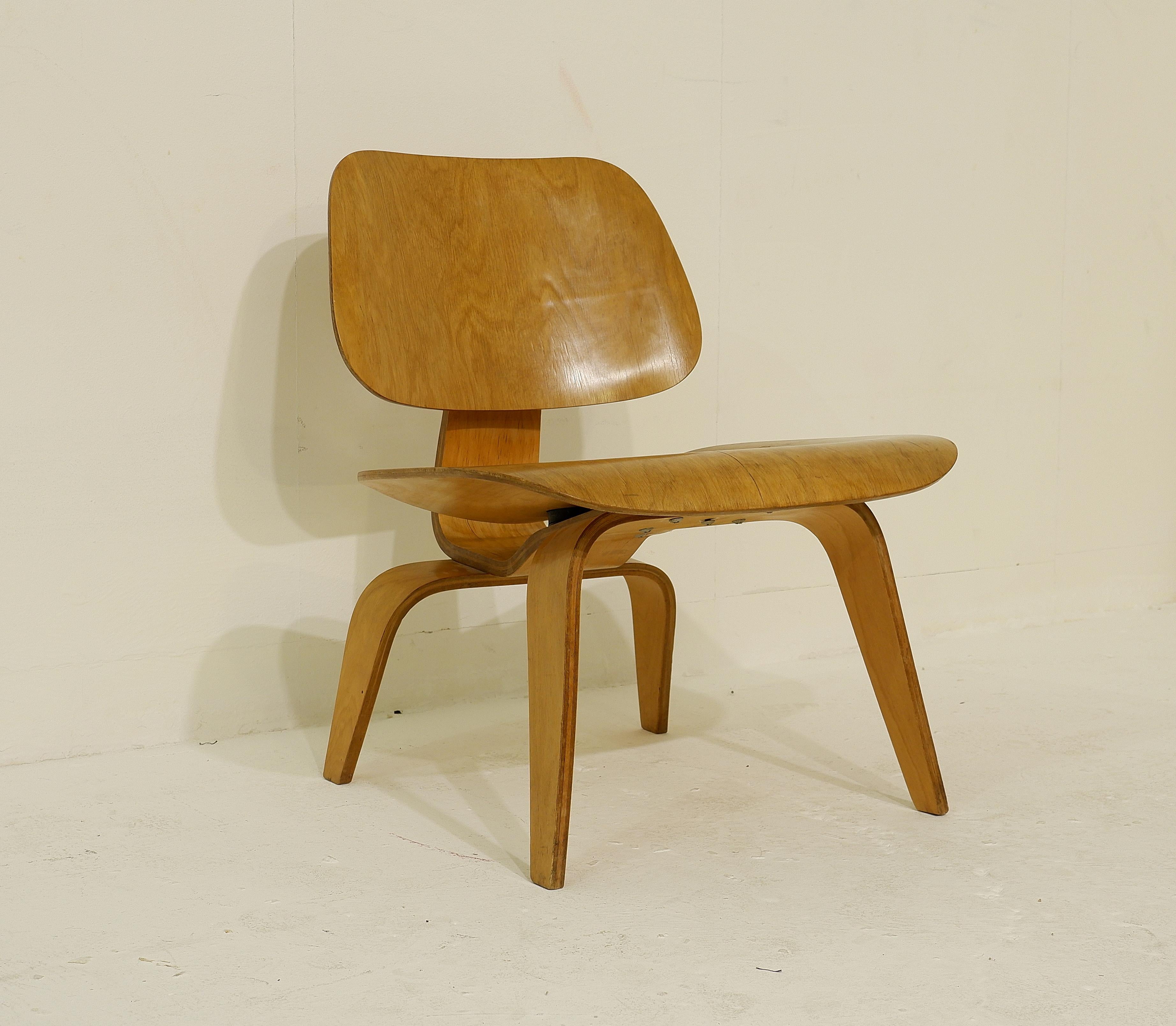 American Chair Model DCW in Molded Plywood, First Edition by Charles & Ray Eames