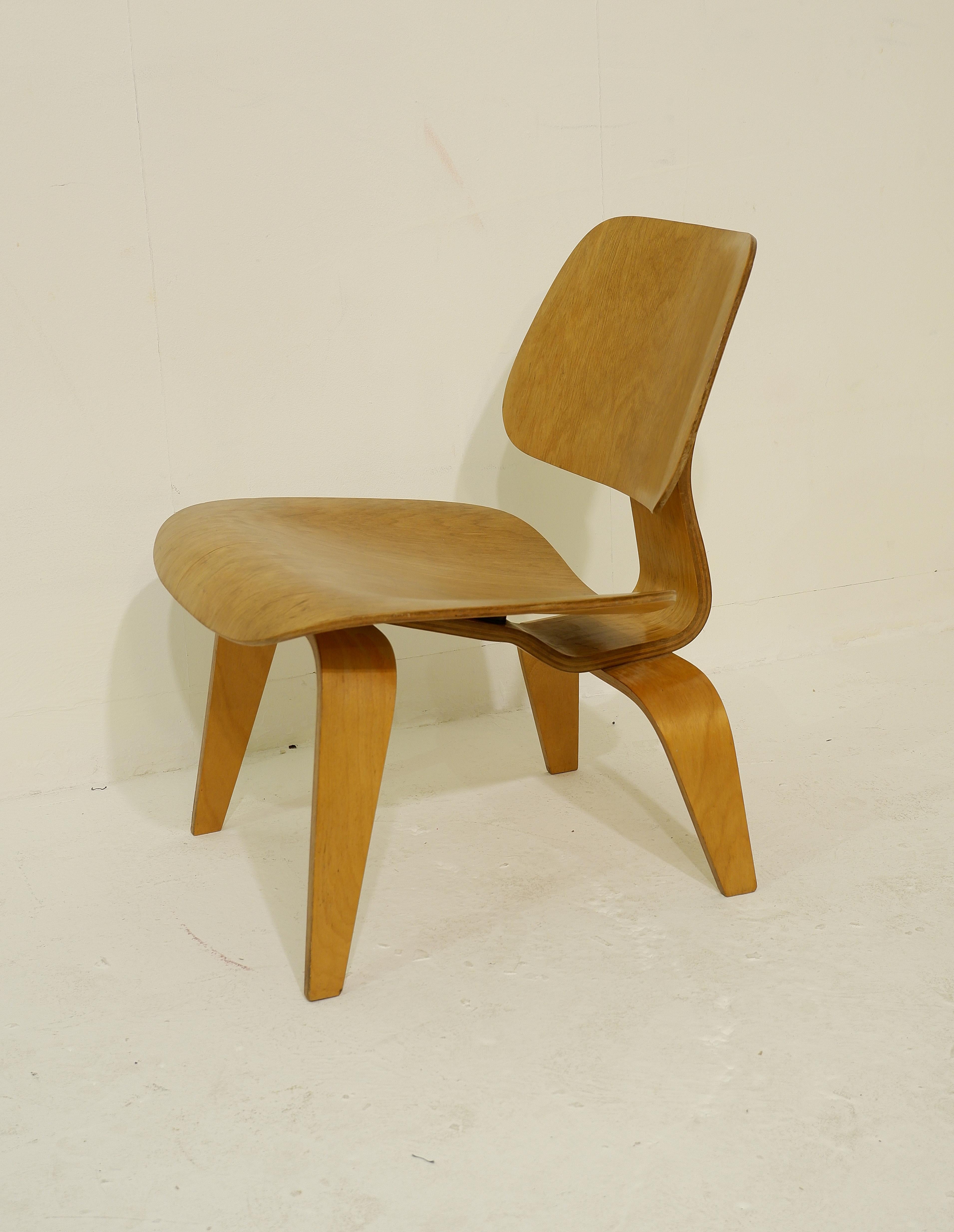 Chair Model DCW in Molded Plywood, First Edition by Charles & Ray Eames 1
