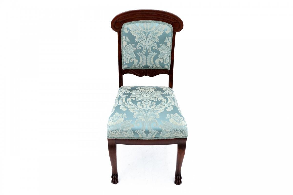 Antique chair from around 1890, Northern Europe.

The furniture is in very good condition, after professional renovation.

Dimensions: height 96 cm / seat height. 45 cm / width 47 cm / depth 52 cm