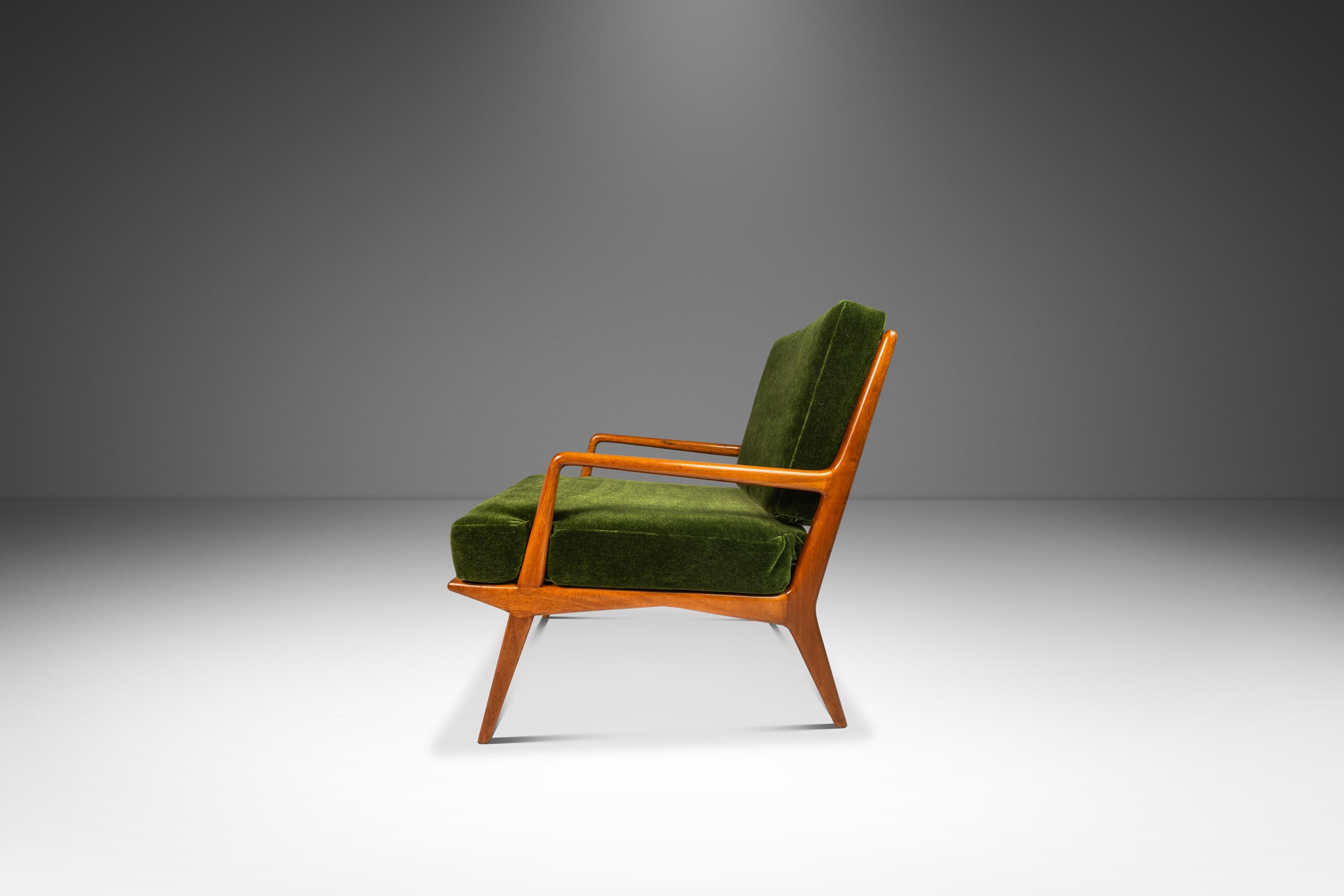 Chair & Ottoman in Walnut, Carlo de Carli, M. Singer and Sons, Italy-USA, 1950's In Good Condition For Sale In Deland, FL