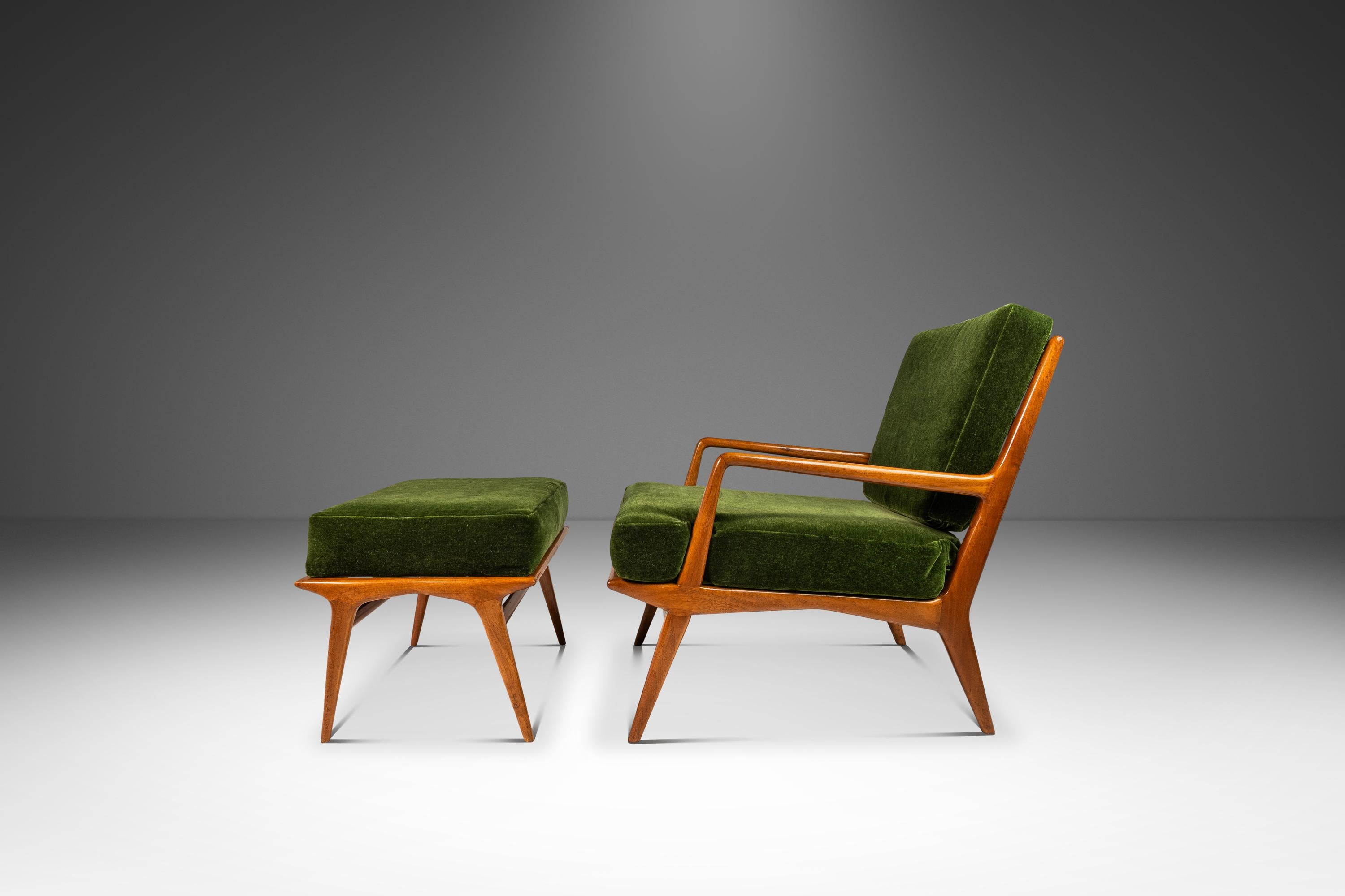 Mid-20th Century Chair & Ottoman in Walnut, Carlo de Carli, M. Singer and Sons, Italy-USA, 1950's For Sale