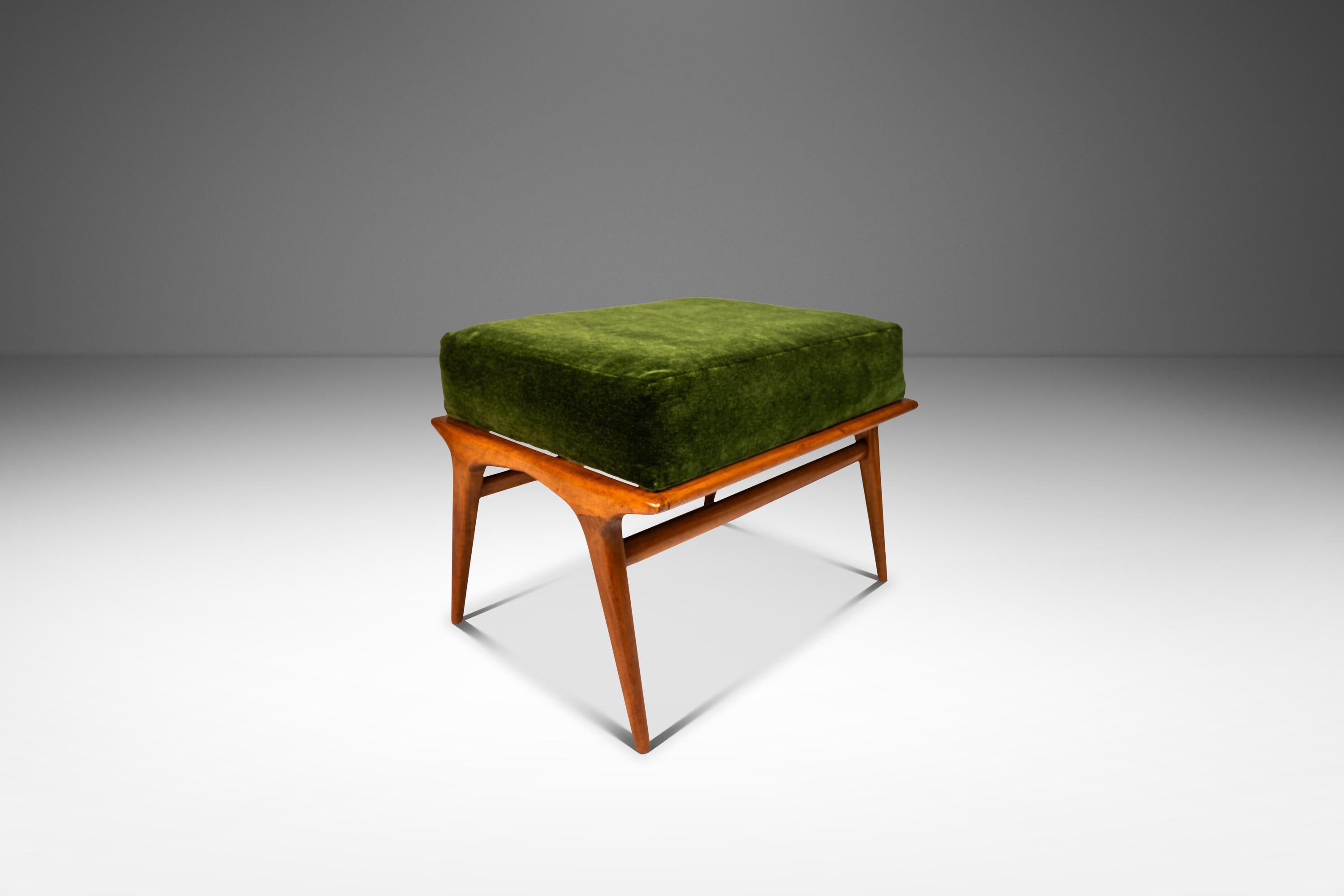 Chair & Ottoman in Walnut, Carlo de Carli, M. Singer and Sons, Italy-USA, 1950's For Sale 3