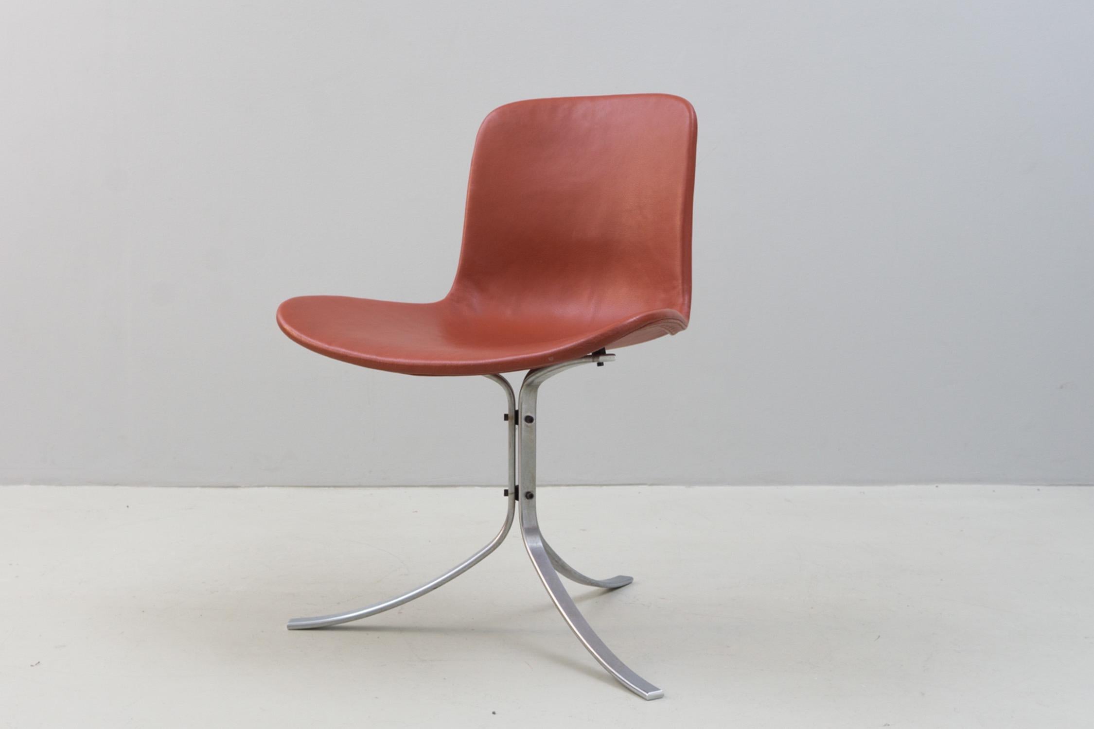 This chair is a real Classic midcentury design by Poul Kjaerholm. It's construction is made of spring steel, the seating is covered with burgundy red leather. Labeled Fritz Hansen.


'Poul Kjærholm was a trained carpenter and continued his