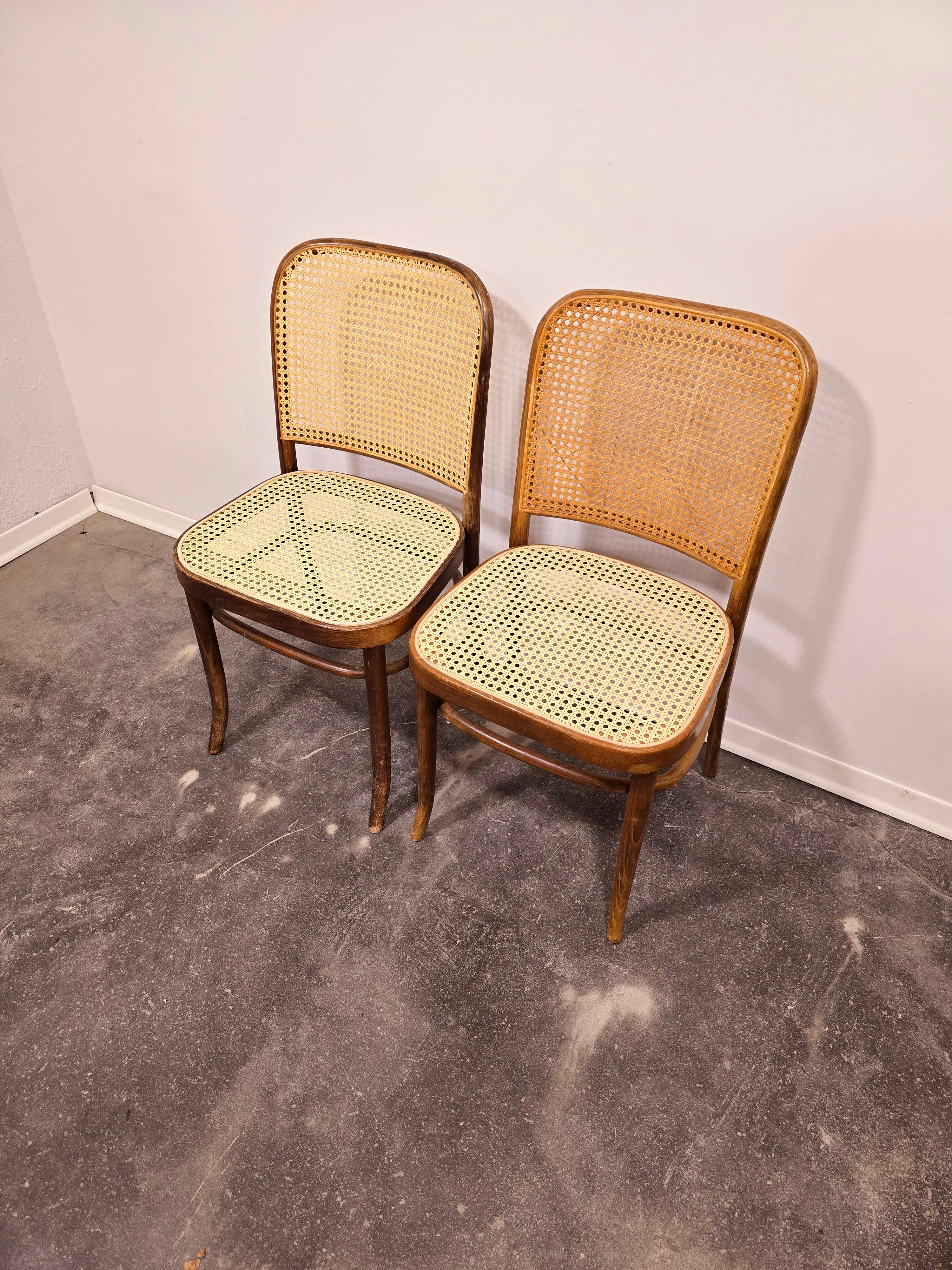 Prague chairs 1960s - beautiful vintage patina.

Cane on seat was changed with new.

Condition: few scratches and signs of use.

Material: Bentwood, Cane

Colour: Clear