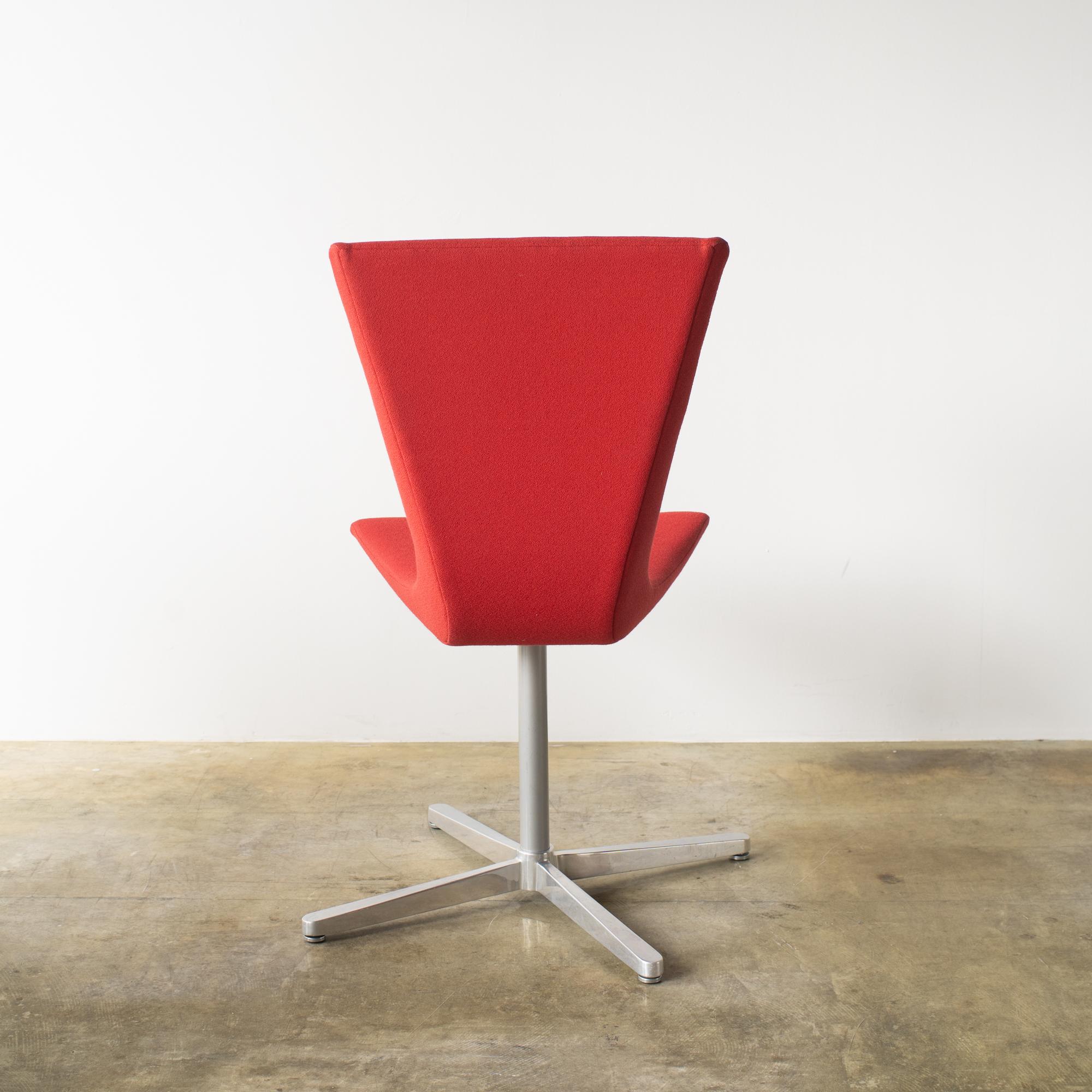 Chair red fabric chair Christian Ghion  Y2K style design space age In Good Condition For Sale In Shibuya-ku, Tokyo