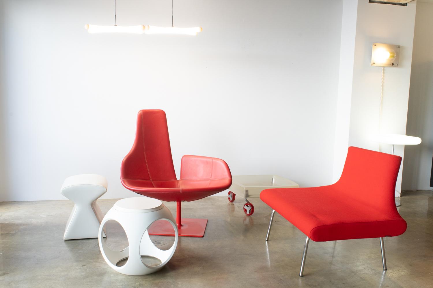 Chair red fabric Orbit sofa Eero Koivisto  Y2K style design space age For Sale 3