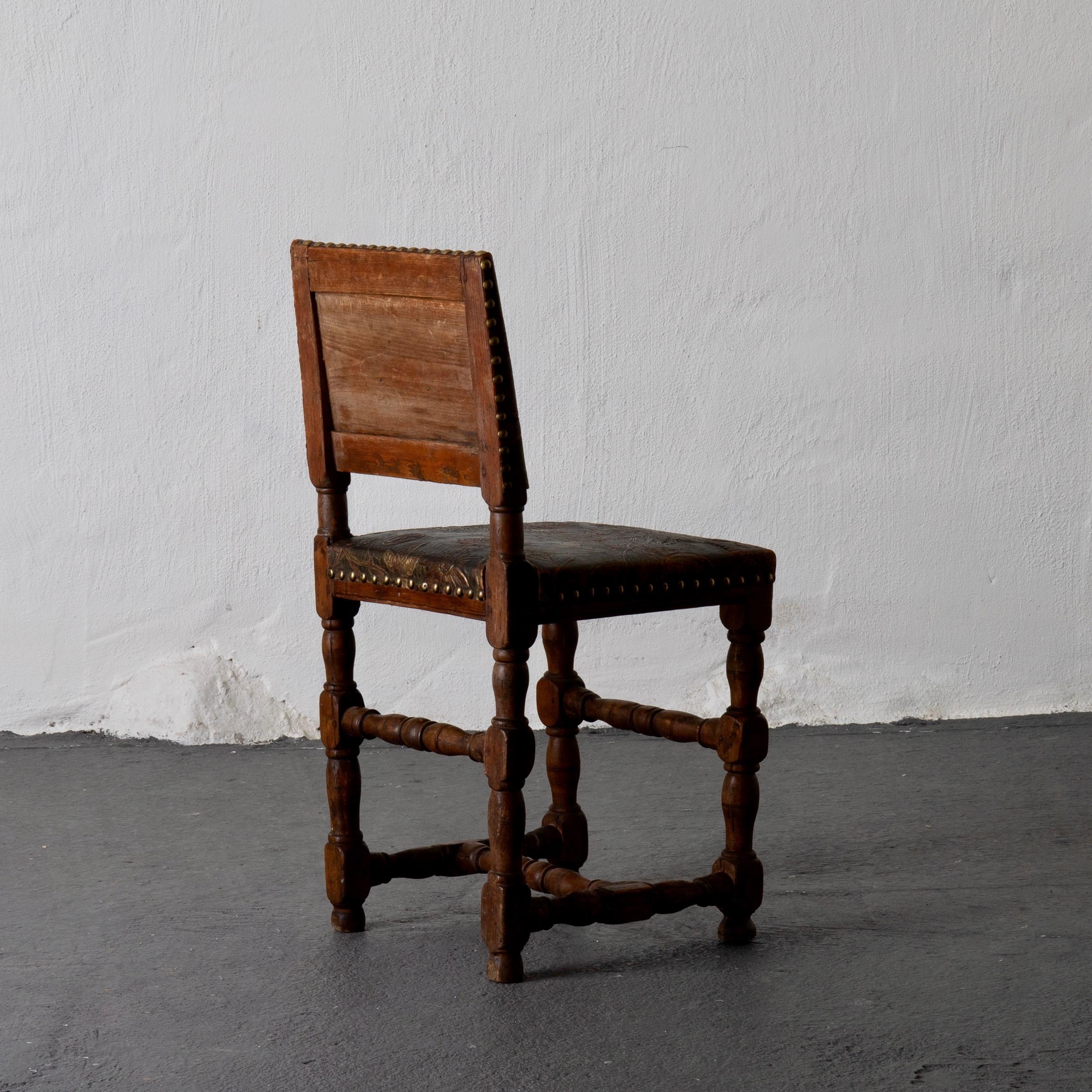 Chair Swedish Baroque Oak Gilt Leather Sweden In Good Condition For Sale In New York, NY