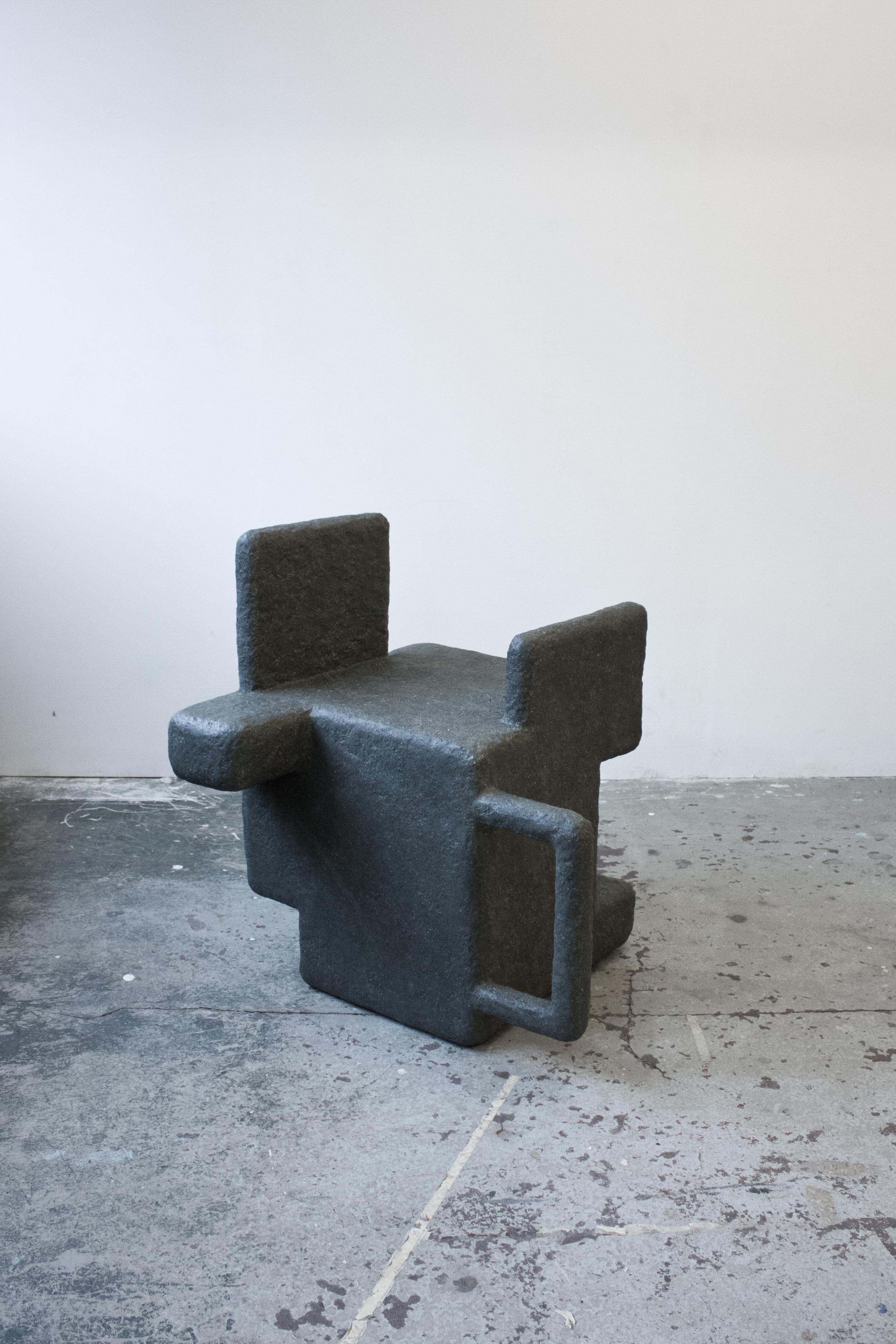 Stuhl „Die Kunst des Sitzens“ von Stine Mikkelsen (Dänisch) im Angebot