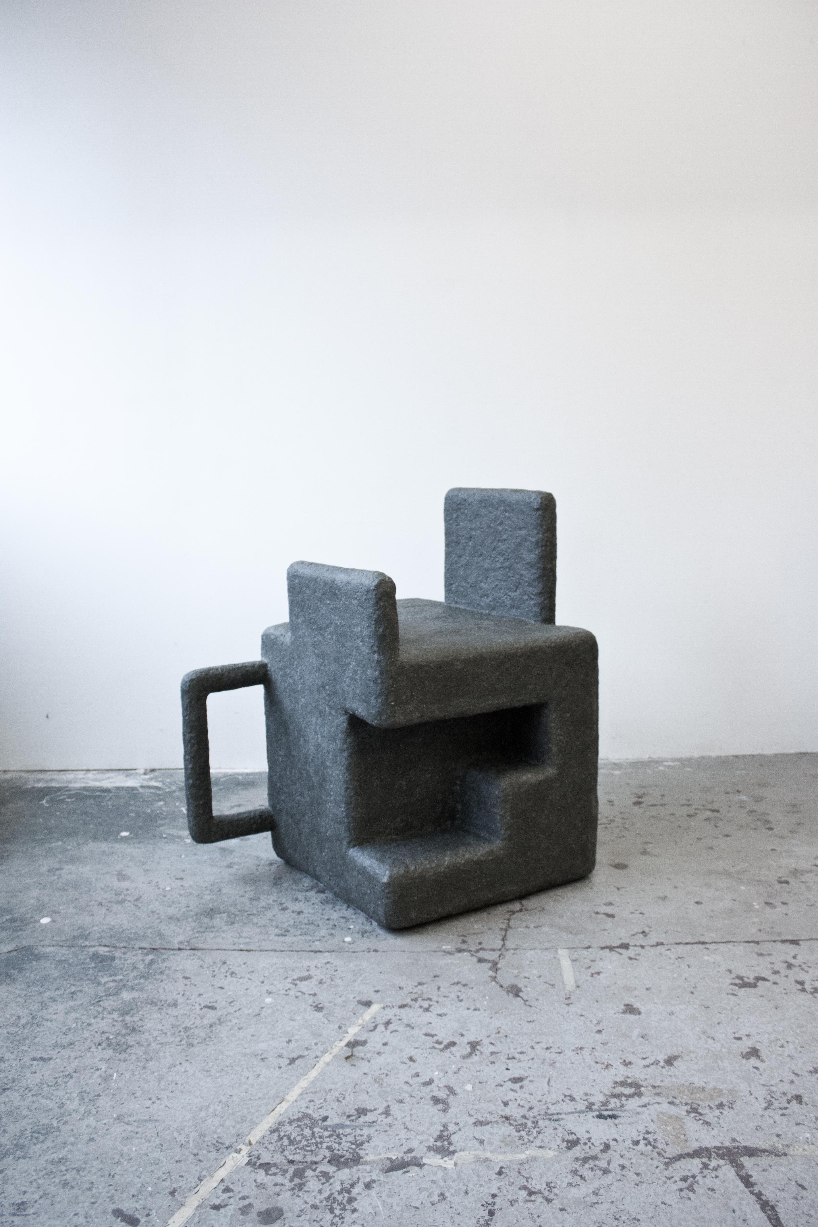 Stuhl „Die Kunst des Sitzens“ von Stine Mikkelsen im Zustand „Starke Gebrauchsspuren“ im Angebot in Geneve, CH