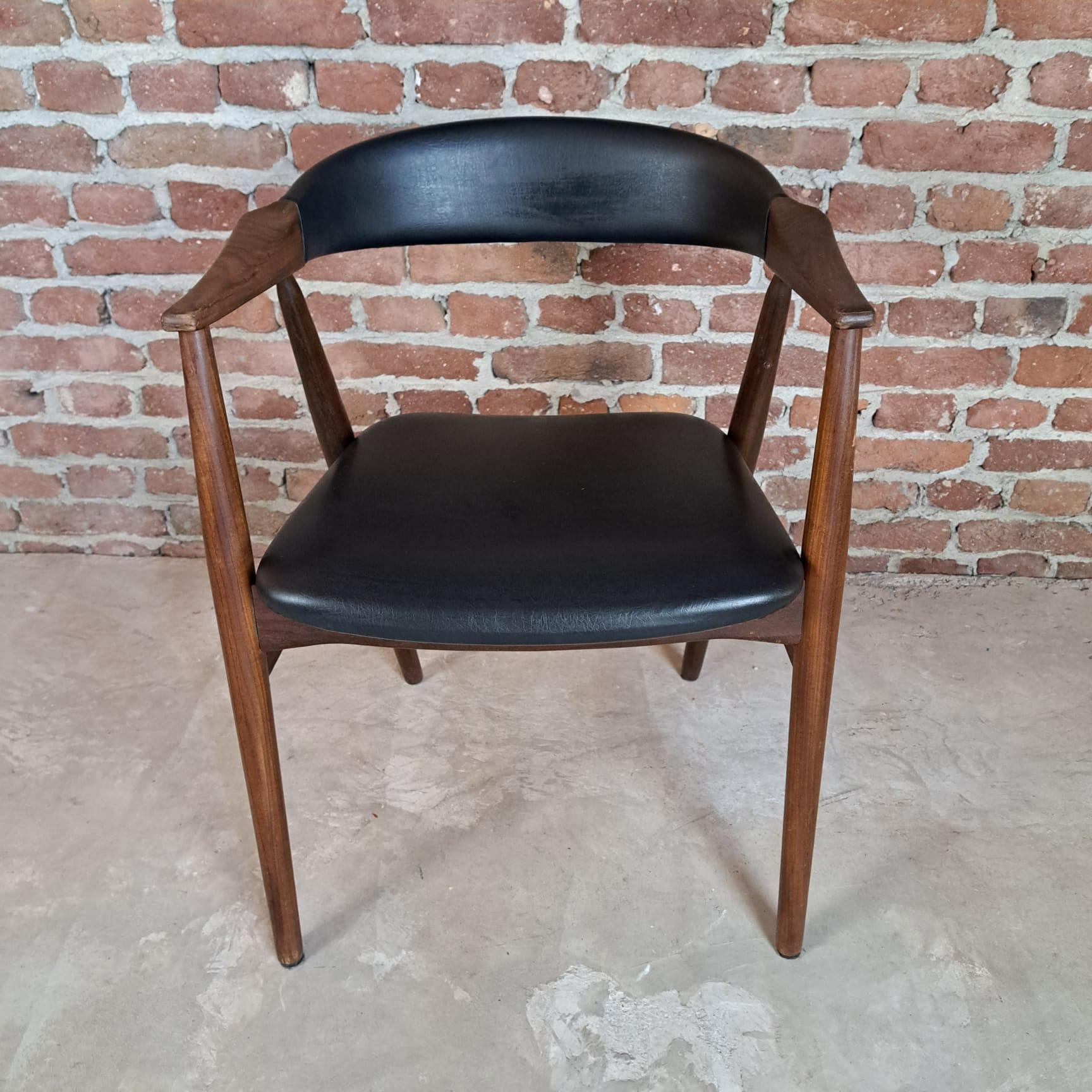 Chair T.H.Harlev Model 213 for Farstrup Møbler, 1960 In Good Condition In Torino, IT