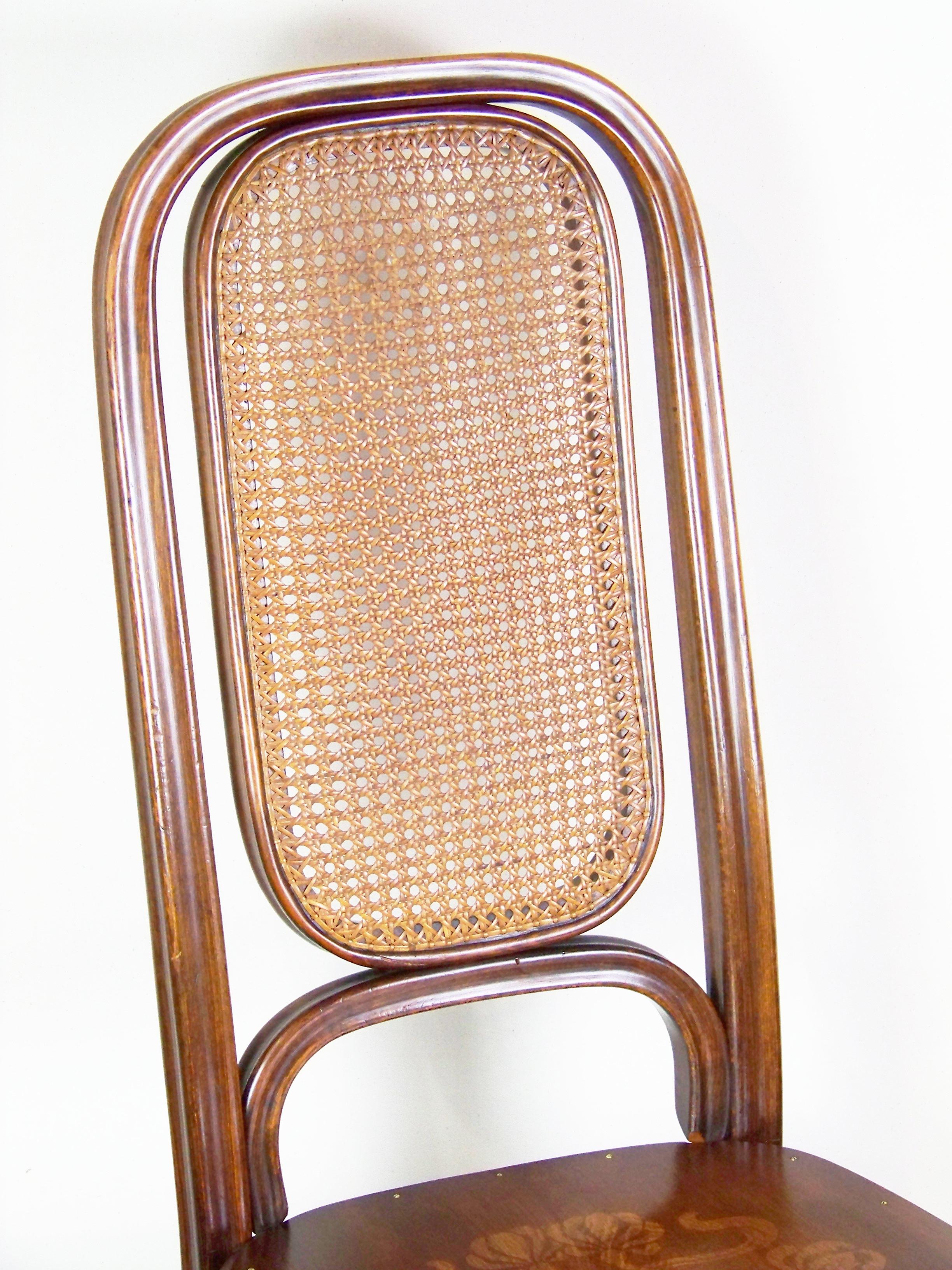 Firm and compact, perfectly cleaned and polished with shellac. The seat, originally woven with pedig, was replaced by a more durable plywood with art nouveau decor. This chair appears in Thonet company catalogs since 1883. It is the first Thonet