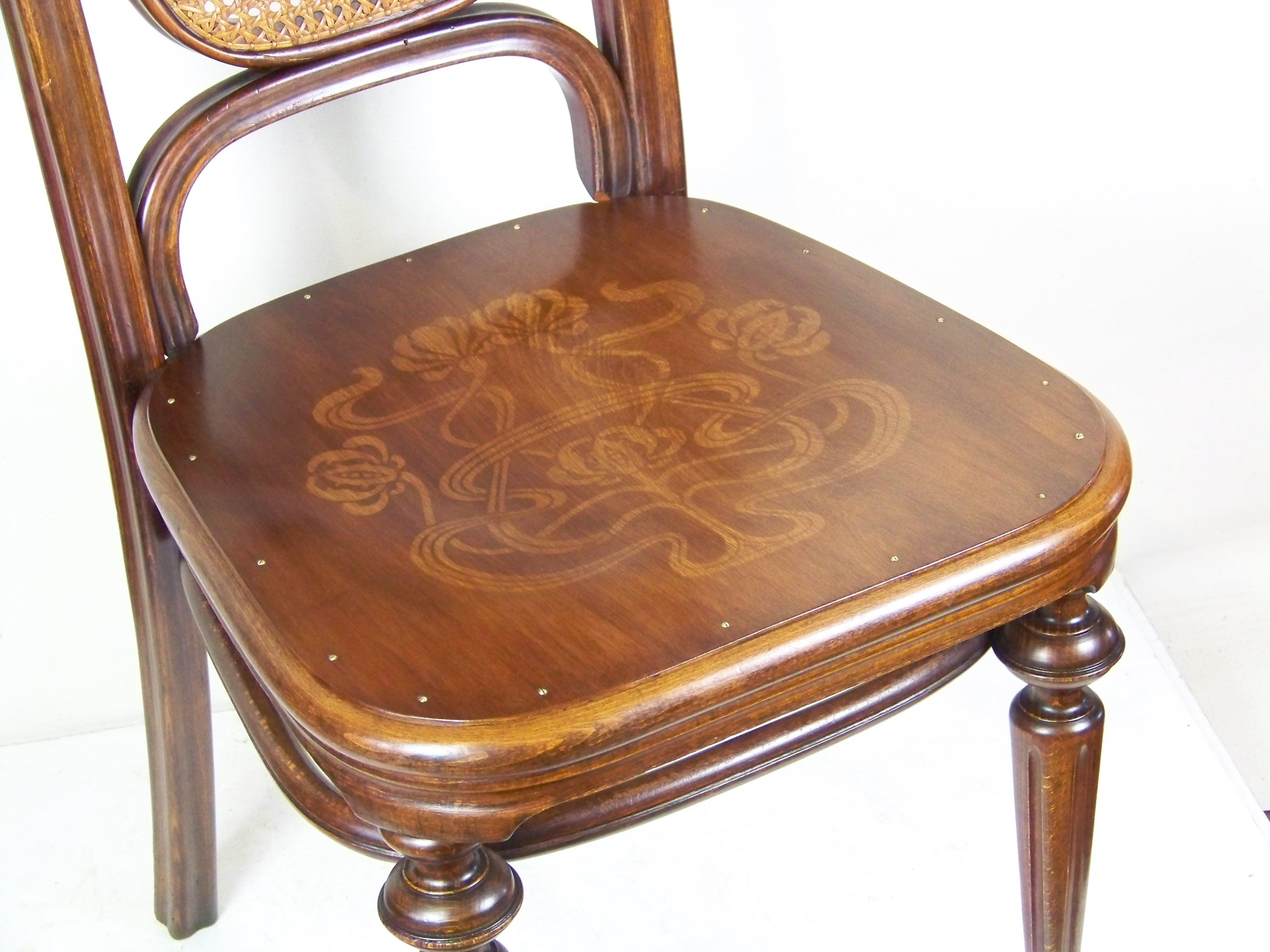 Renaissance Revival Chair Thonet Nr.32, since 1883 For Sale